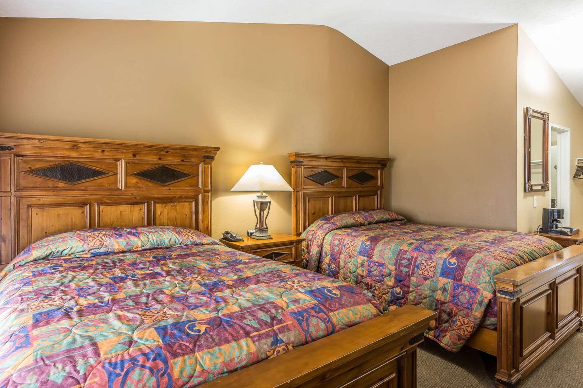 Econo Lodge Lake Elsinore Casino gallery photo in Lake Elsinore, CA — image 20