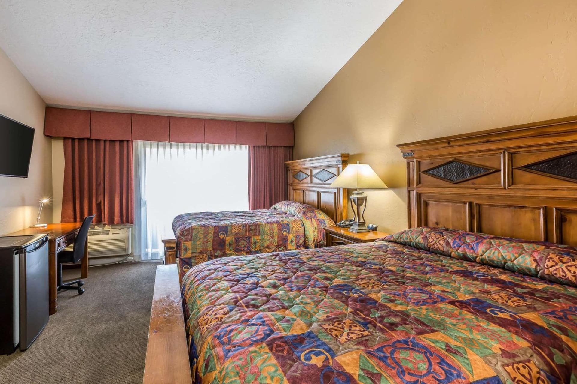 Econo Lodge Lake Elsinore Casino gallery photo in Lake Elsinore, CA — image 17