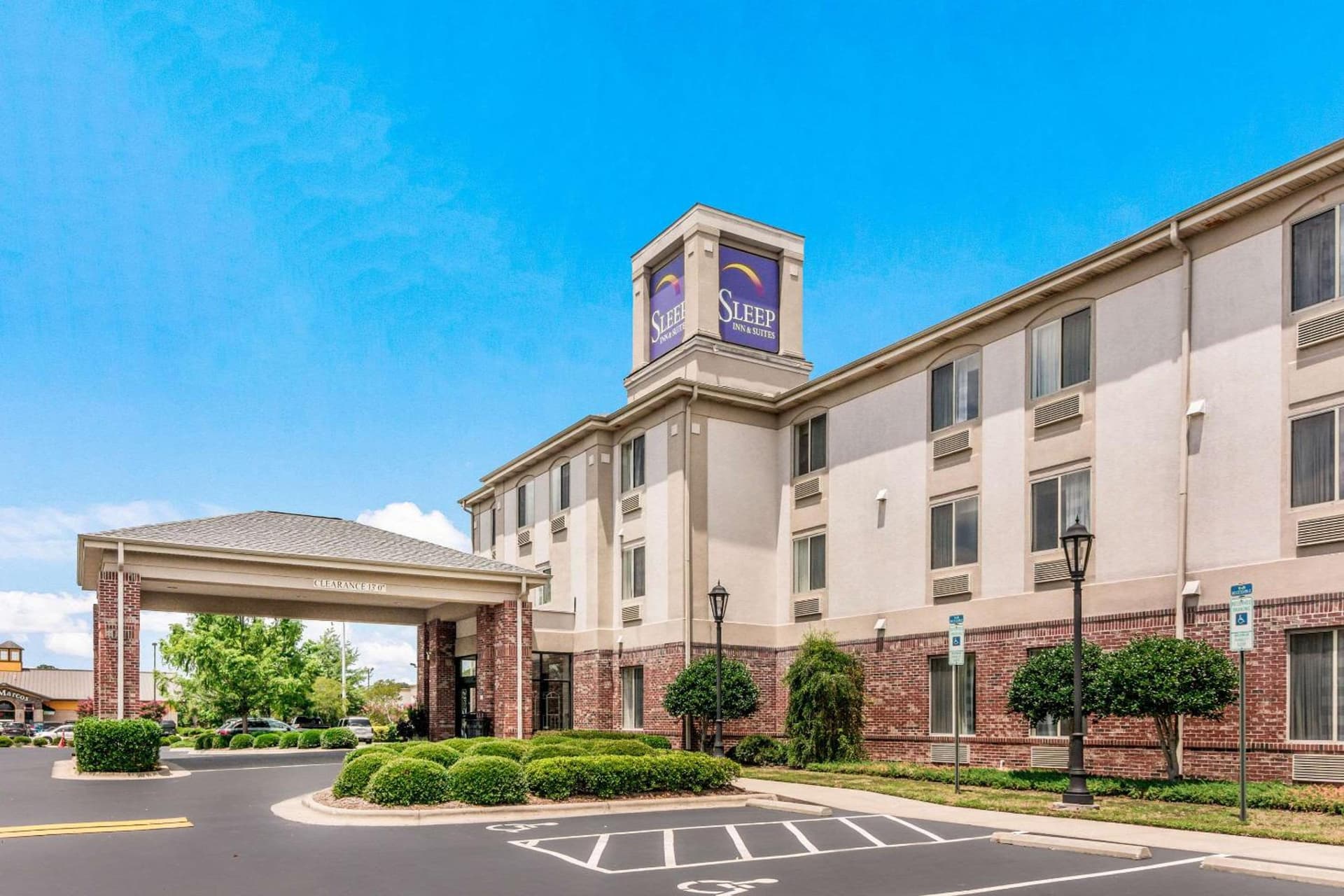 Sleep Inn & Suites Smithfield near I-95 — hotel in Smithfield, North Carolina