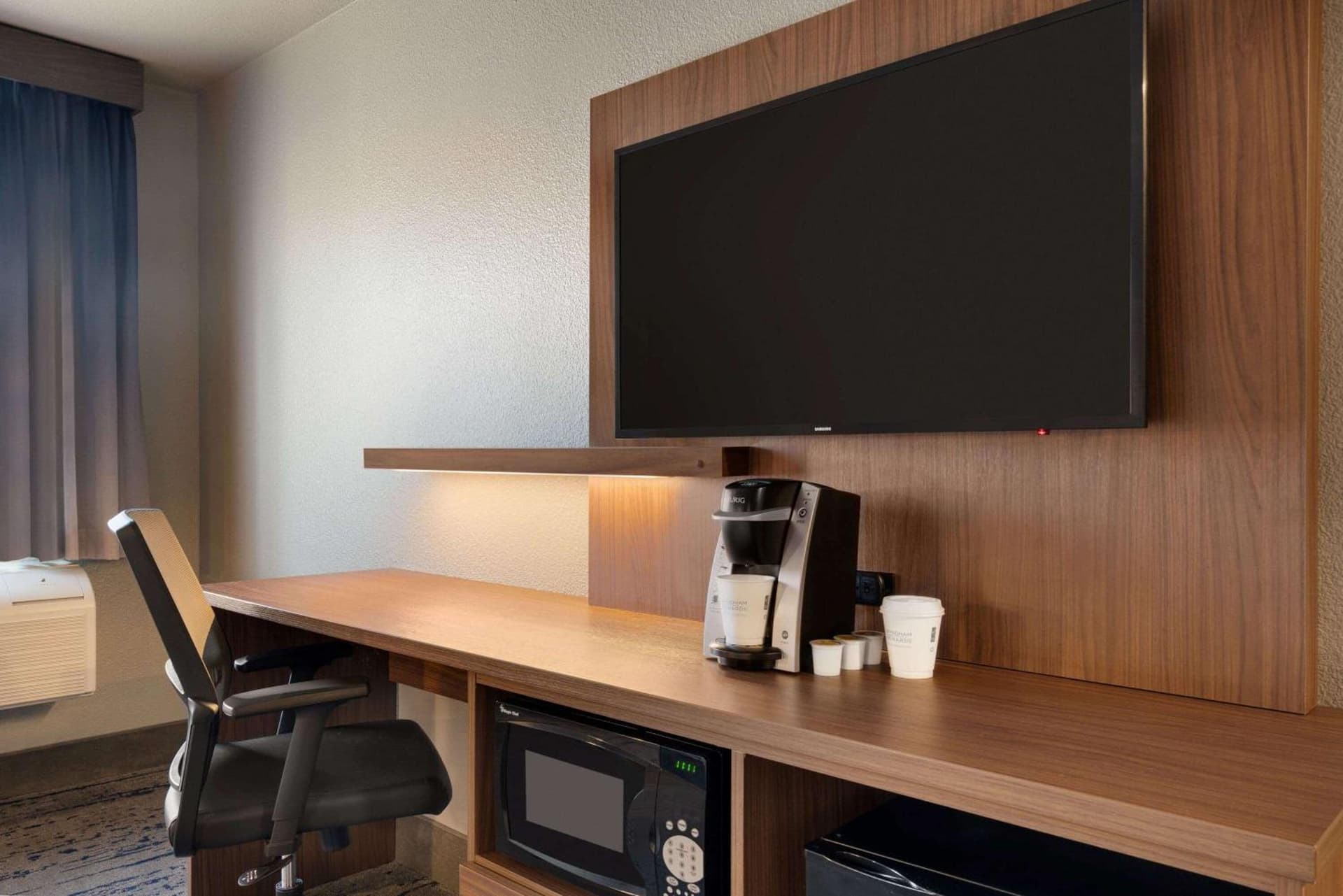 La Quinta Inn & Suites by Wyndham Springfield gallery photo in Springfield, OR — image 8