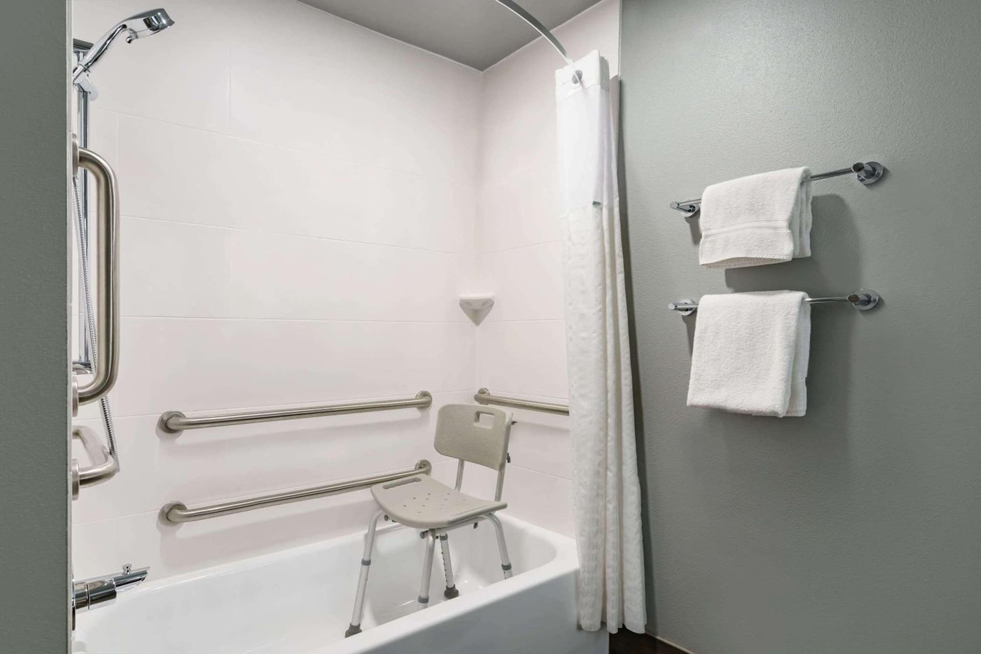 La Quinta Inn & Suites by Wyndham Springfield gallery photo in Springfield, OR — image 31