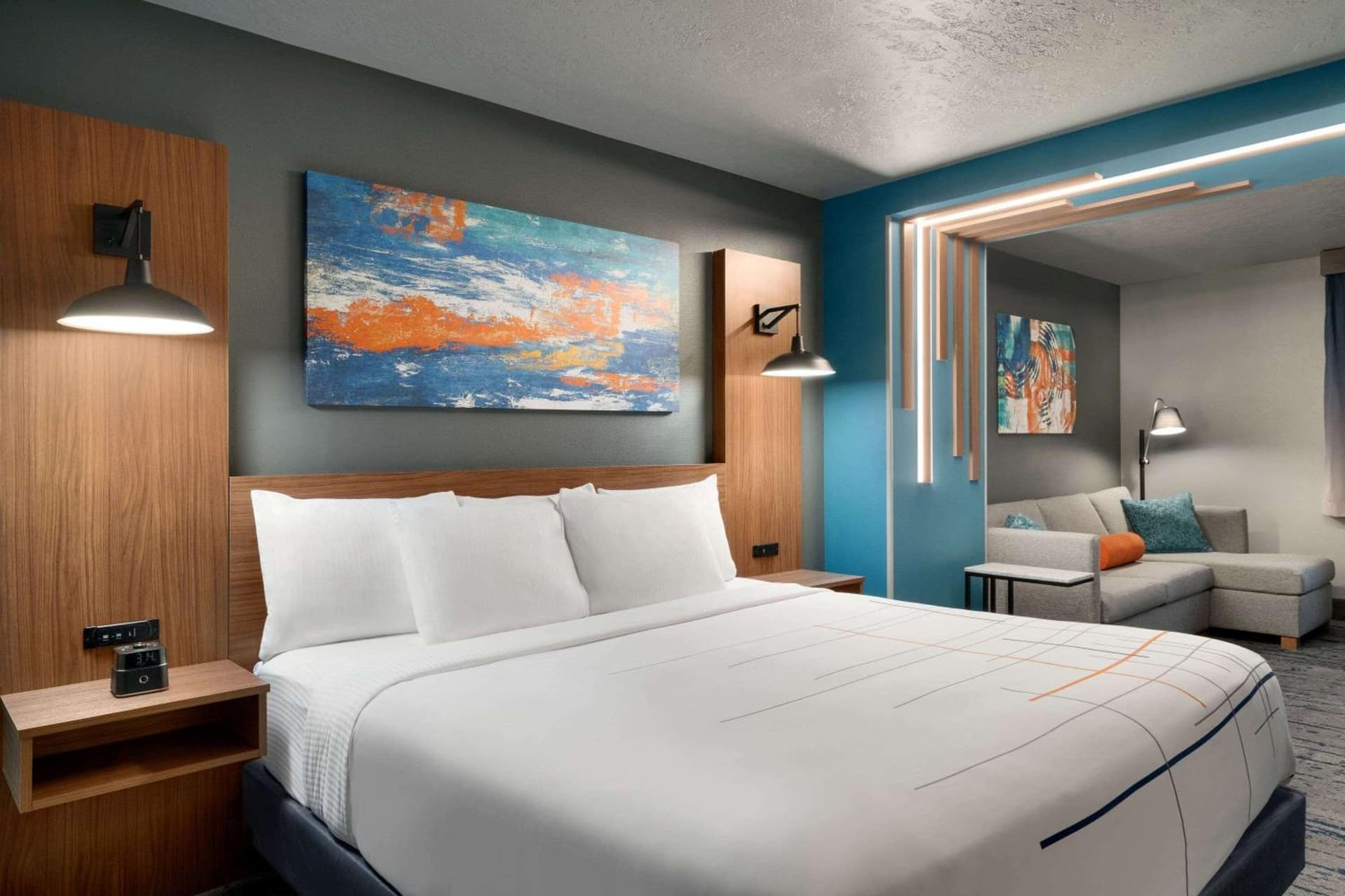 La Quinta Inn & Suites by Wyndham Springfield property views in Springfield, OR — gallery photo 3