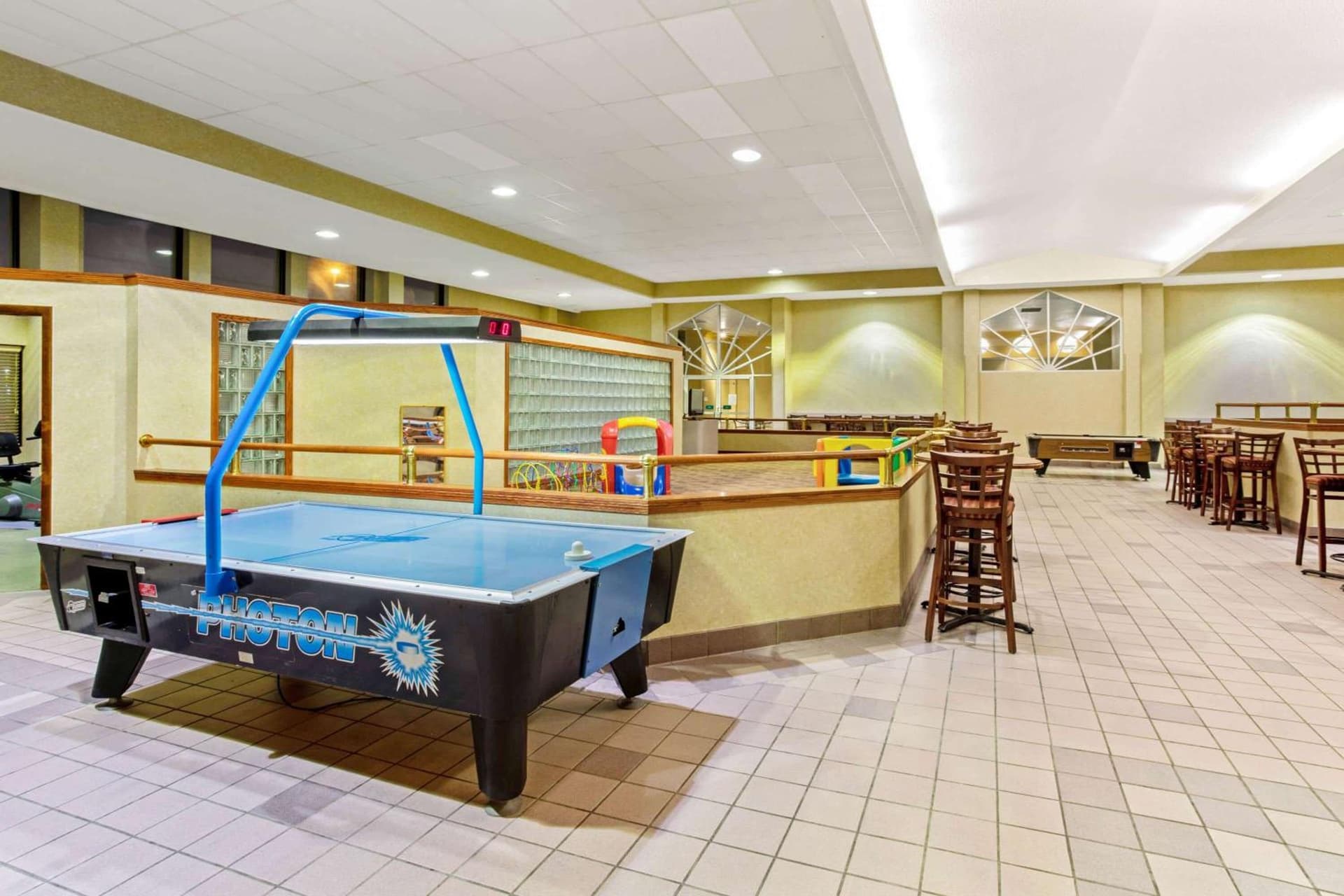 La Quinta by Wyndham Appleton College Avenue gallery photo in Appleton, WI — image 47