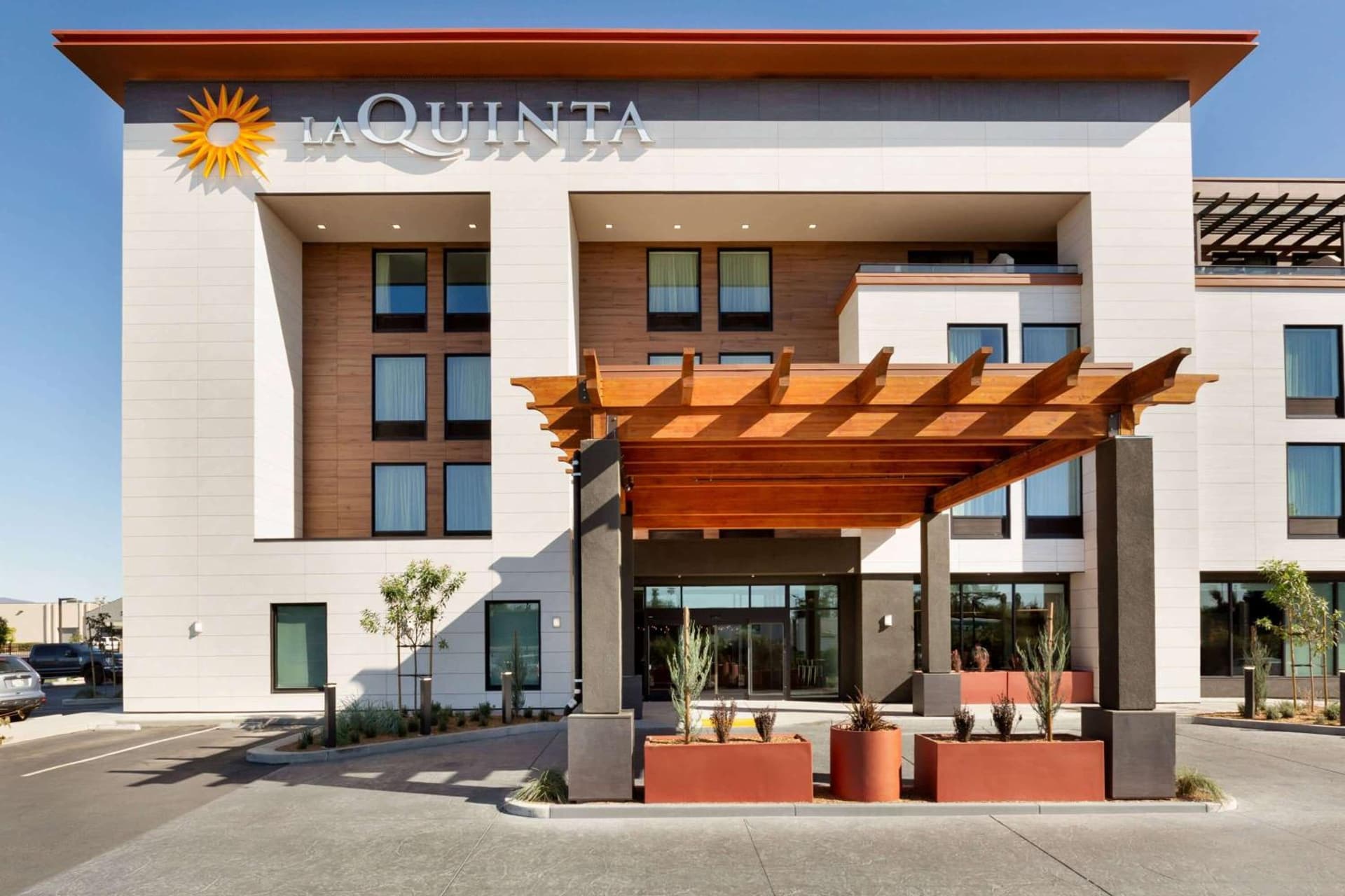La Quinta Inn & Suites by Wyndham Santa Rosa Sonoma — hotel in Santa Rosa, California