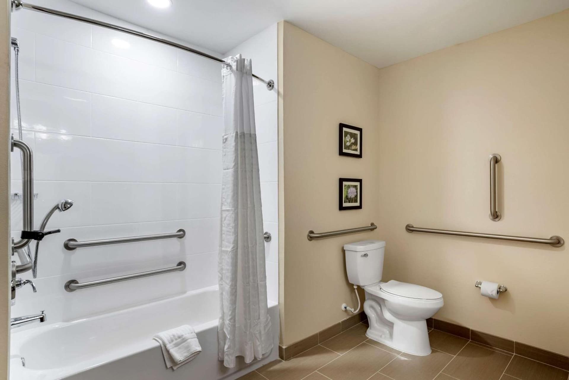 Comfort Inn & Suites Winchester gallery photo in Winchester, VA — image 4