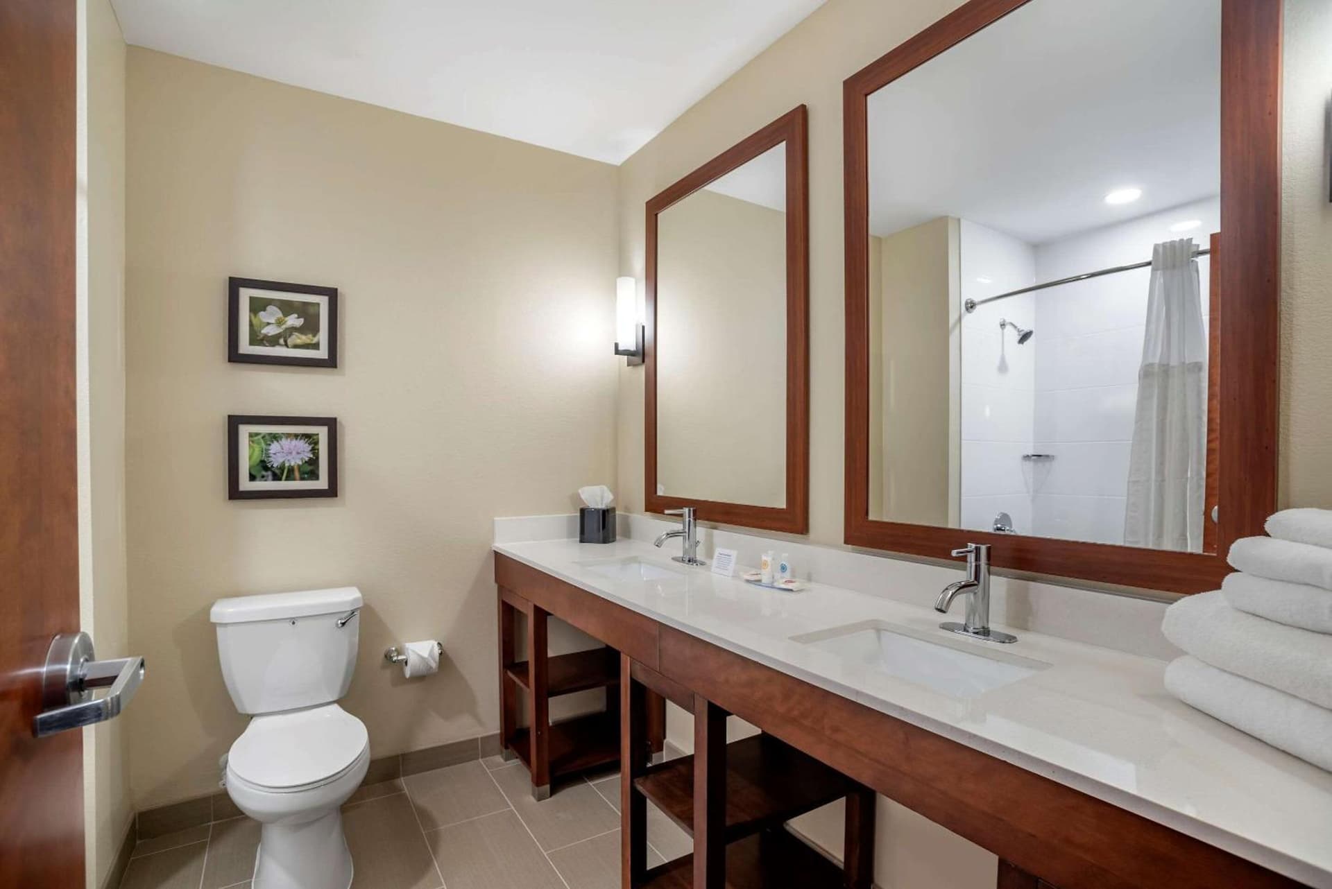 Comfort Inn & Suites Winchester gallery photo in Winchester, VA — image 40