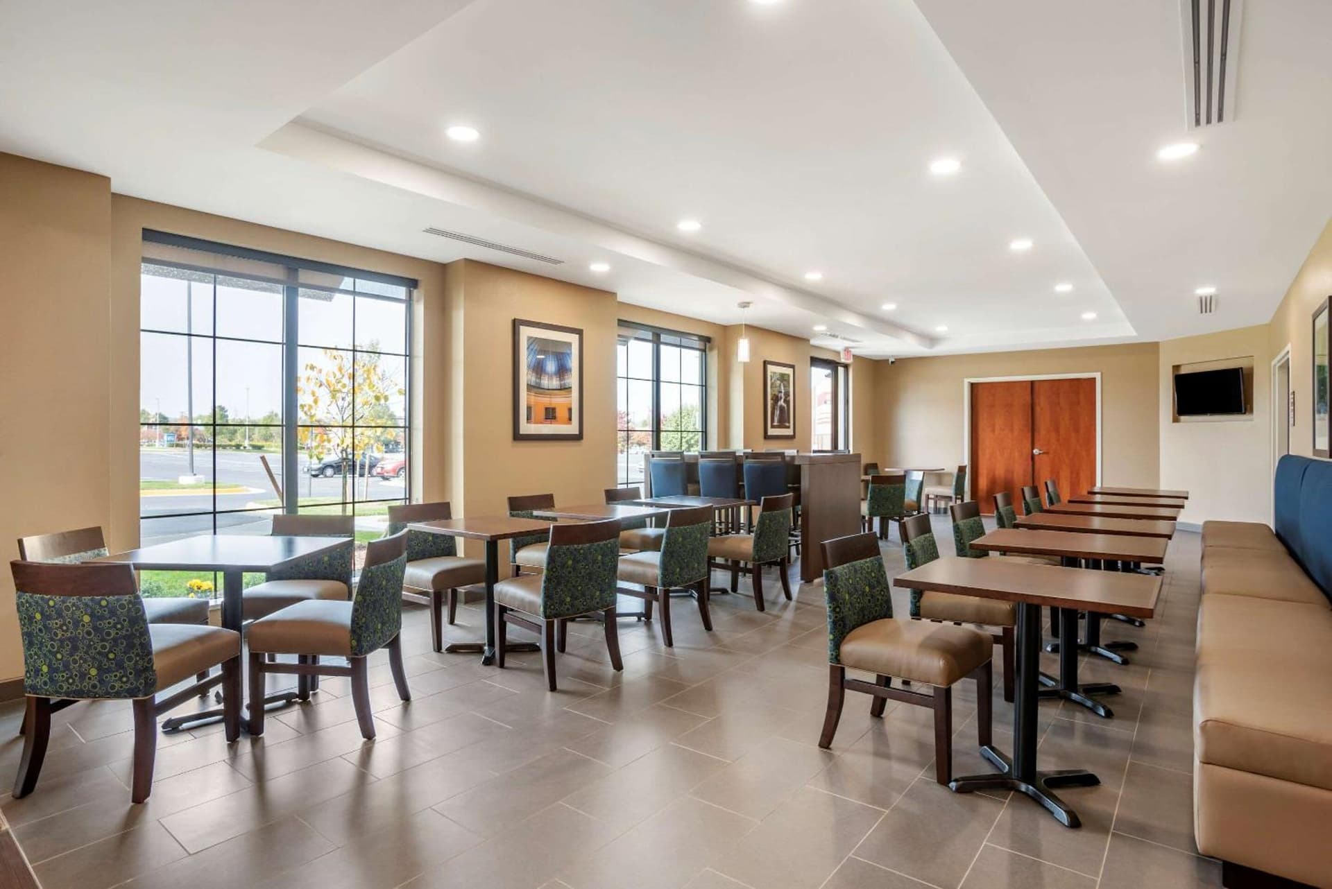 Comfort Inn & Suites Winchester gallery photo in Winchester, VA — image 41