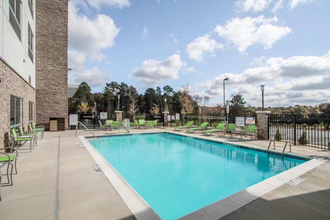 Holiday Inn Express & Suites Charlotte Southwest by IHG gallery photo in Charlotte, NC — image 8