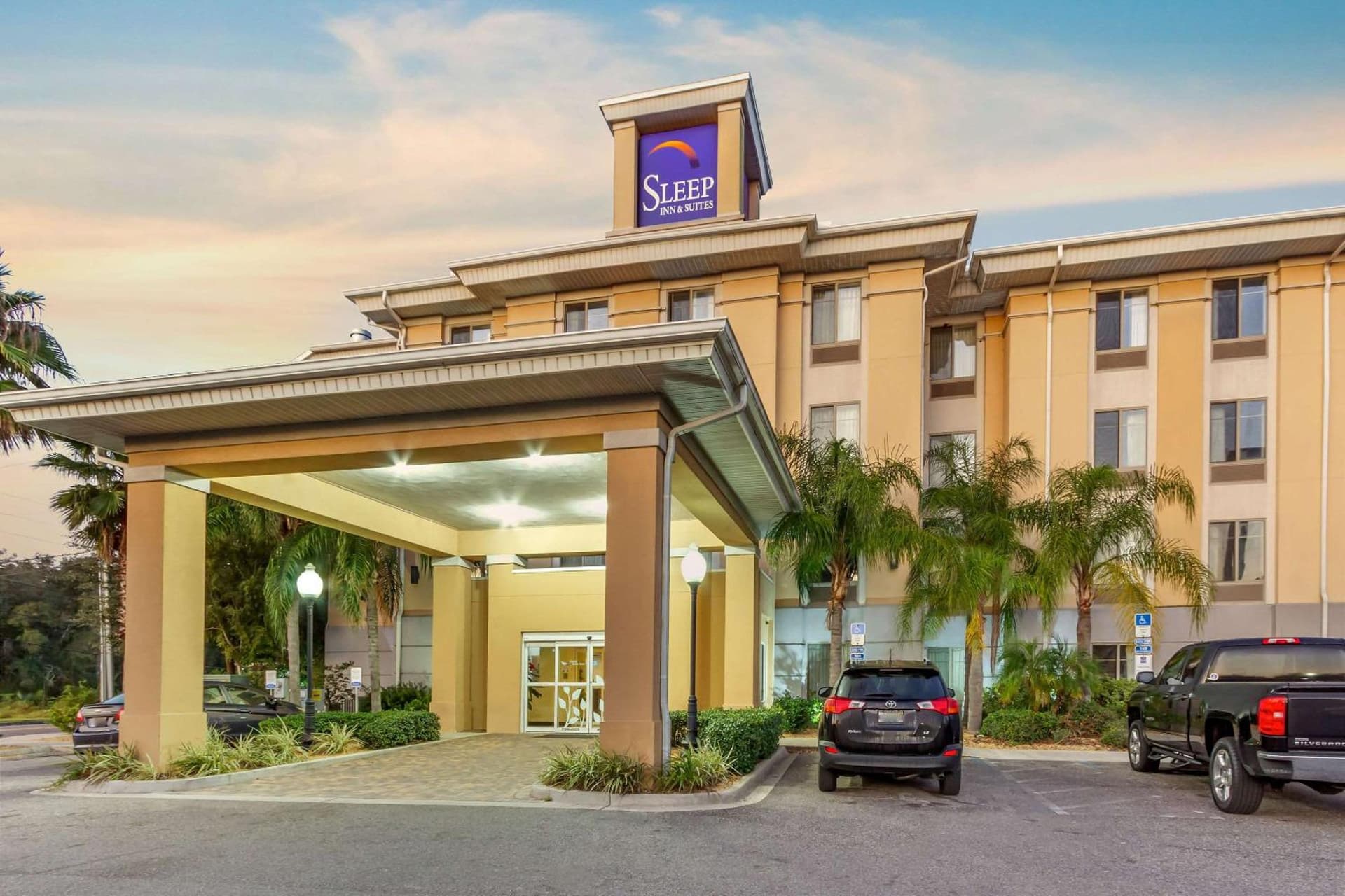 Sleep Inn & Suites Jacksonville West interior in Jacksonville, FL — gallery photo 2