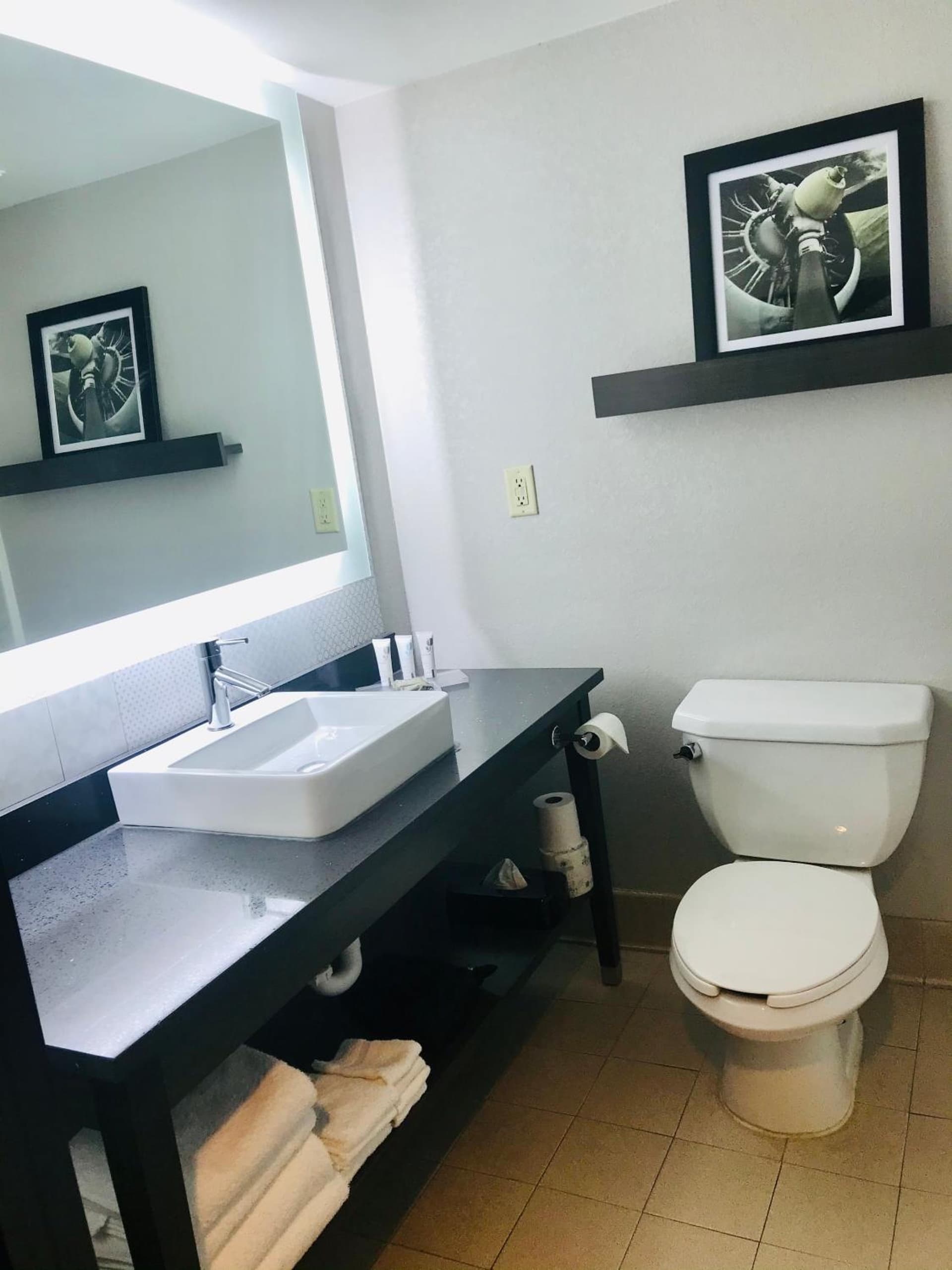 Country Inn & Suites by Radisson, Warner Robins, GA gallery photo in Warner Robins, GA — image 43