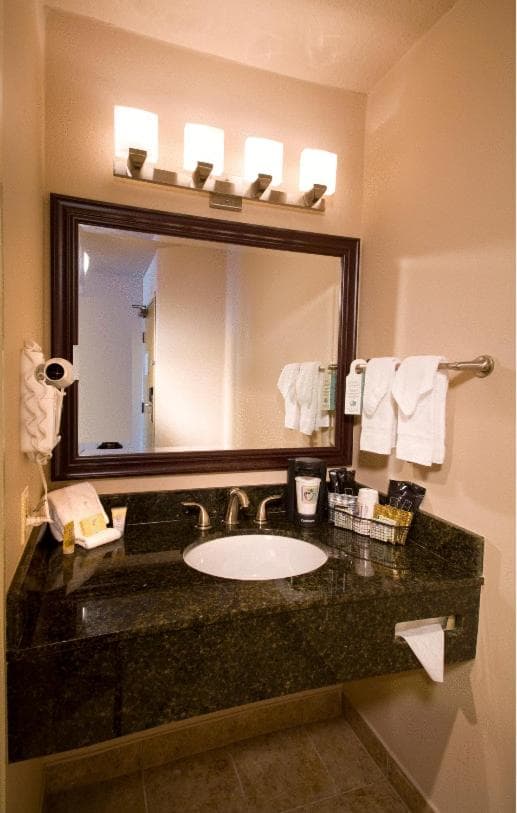 Hilton Garden Inn Clackamas Portland gallery photo in Clackamas, OR — image 14
