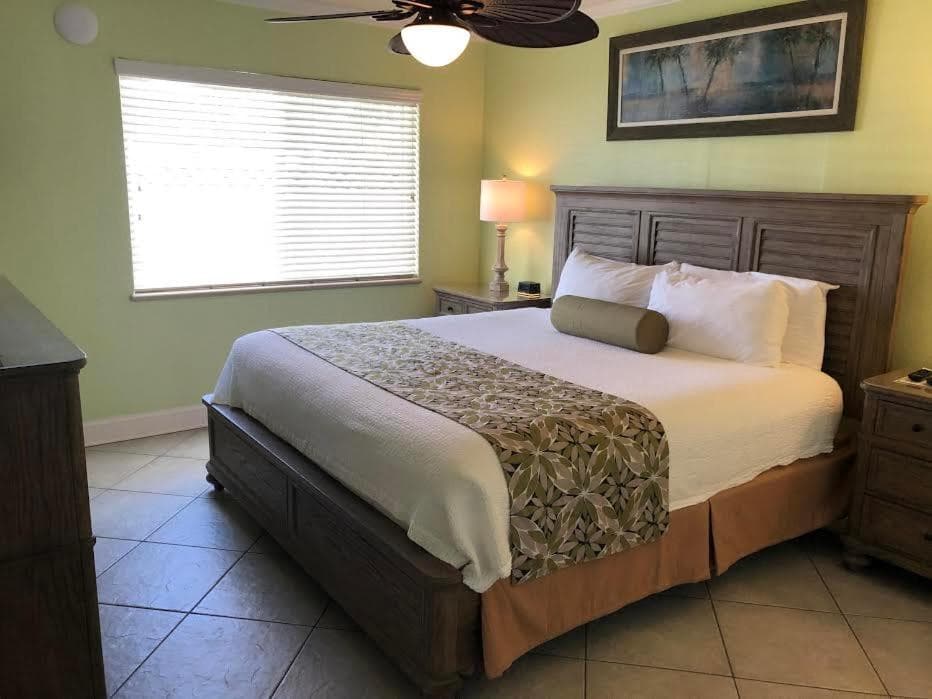 Tropical Beach Resorts - Sarasota gallery photo in Sarasota, FL — image 107