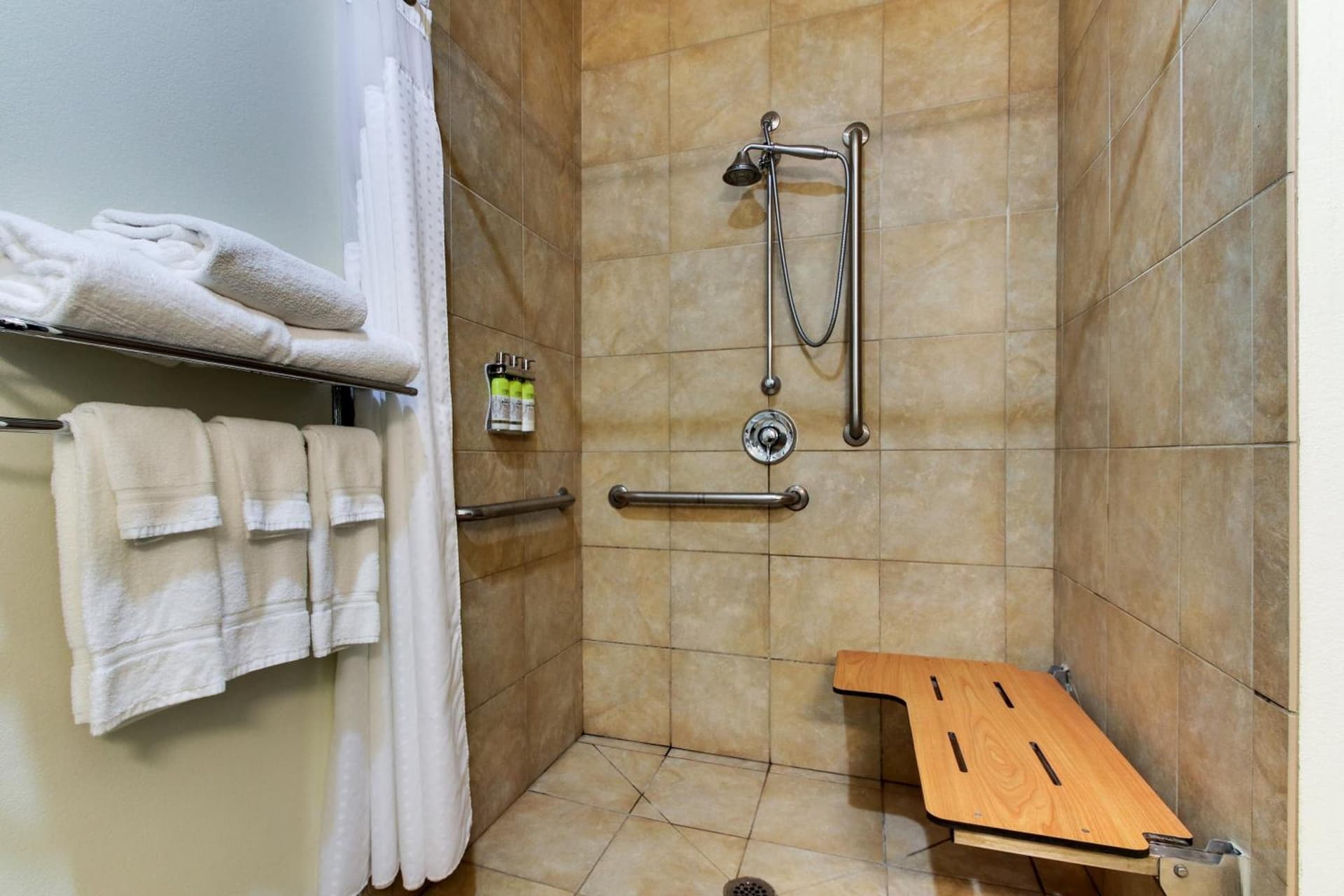 Holiday Inn Express Hotel & Suites Lancaster-Lititz by IHG gallery photo in Lititz, PA — image 11