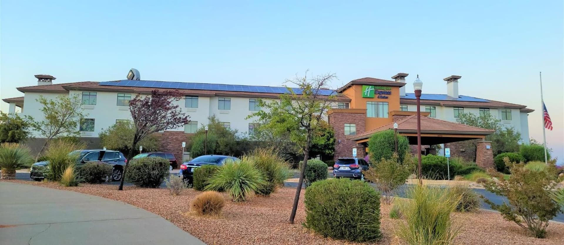 Holiday Inn Express & Suites St George North - Zion interior in Washington, UT — gallery photo 2