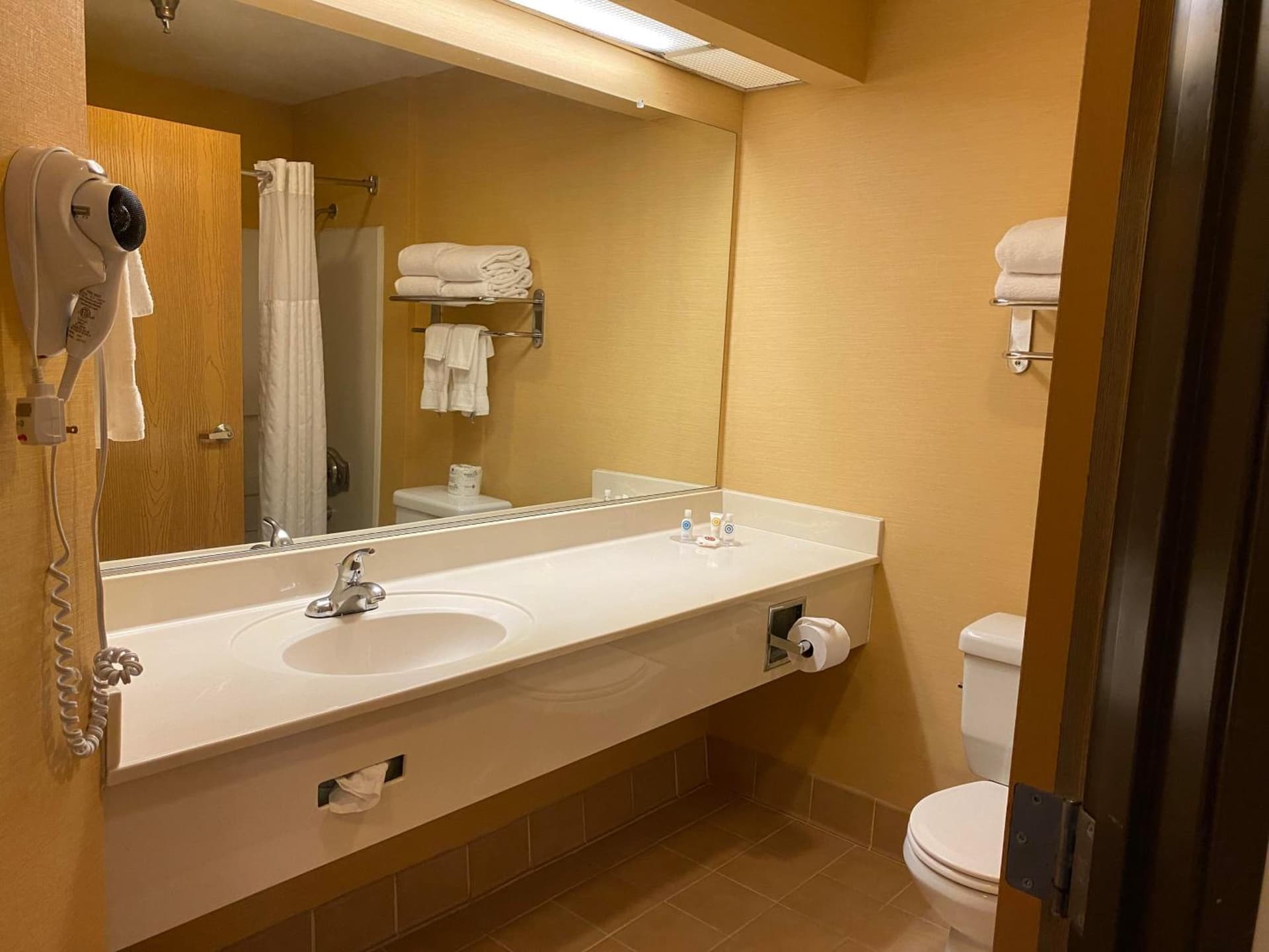 Comfort Inn Marina on the Monterey Bay gallery photo in Marina, CA — image 45