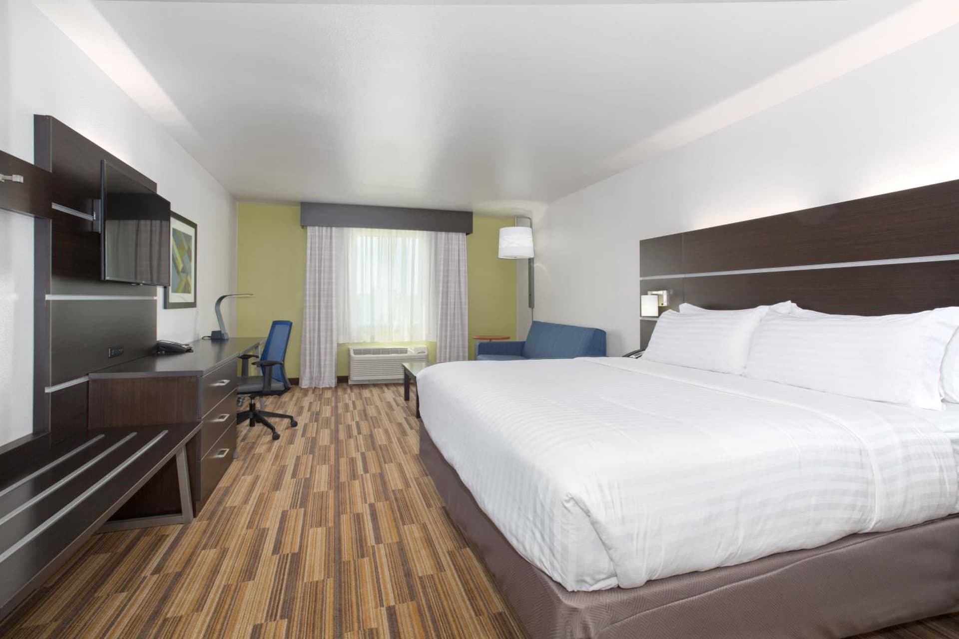 Holiday Inn Express & Suites Lincoln I - 80 by IHG property views in Lincoln, NE — gallery photo 3