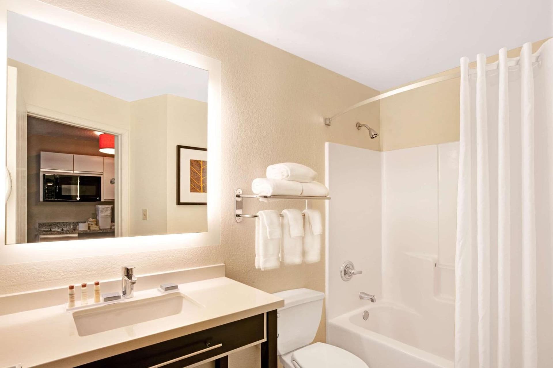 MainStay Suites Northbrook Wheeling interior in Wheeling, IL — gallery photo 2