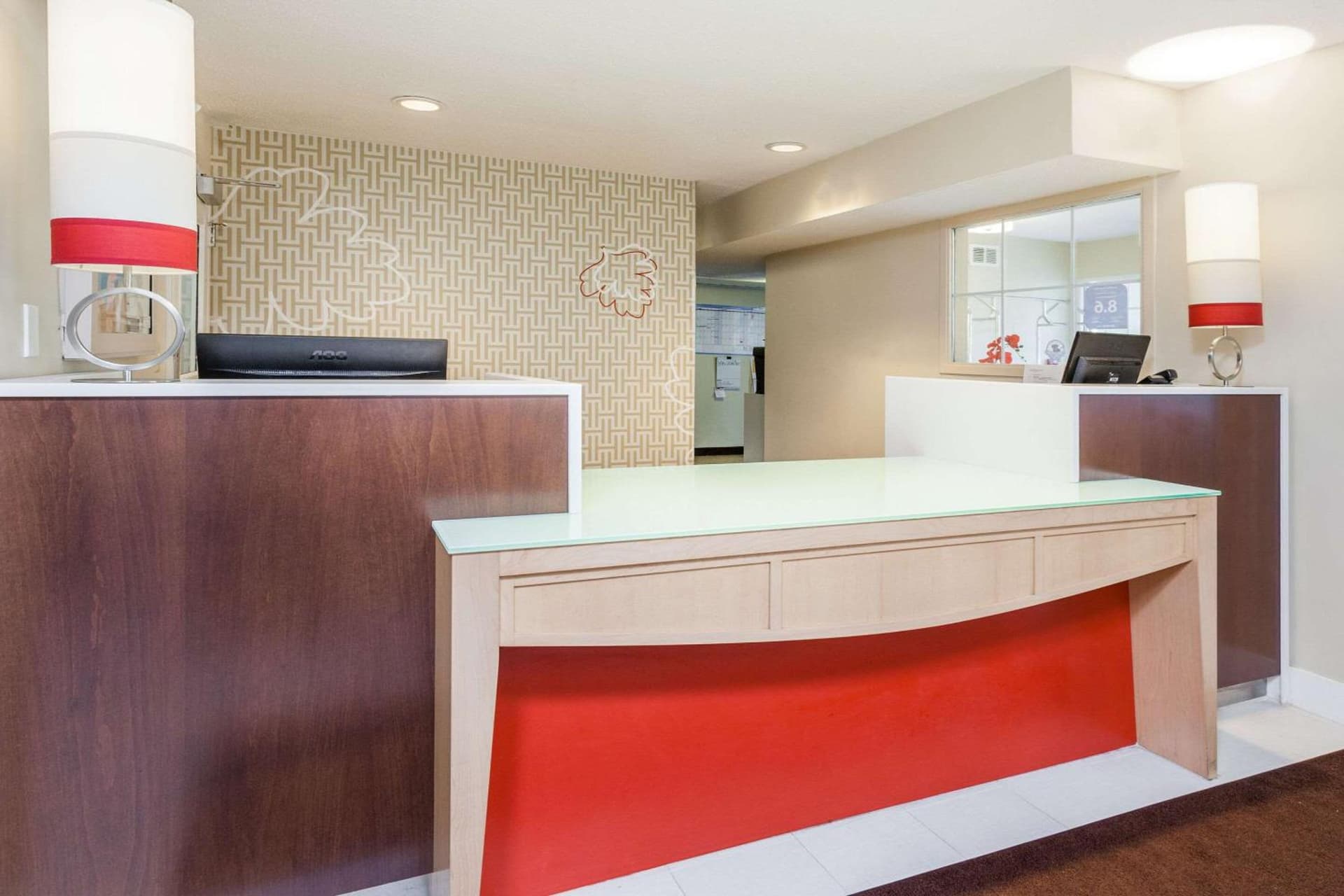 MainStay Suites Detroit Auburn Hills interior in Auburn Hills, MI — gallery photo 2