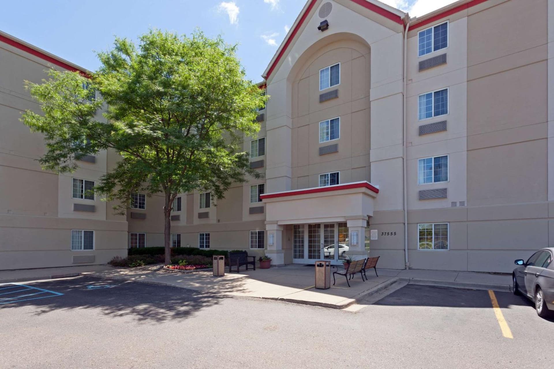 MainStay Suites Detroit Farmington Hills featured exterior or lobby in Farmington Hills, MI — similar hotel