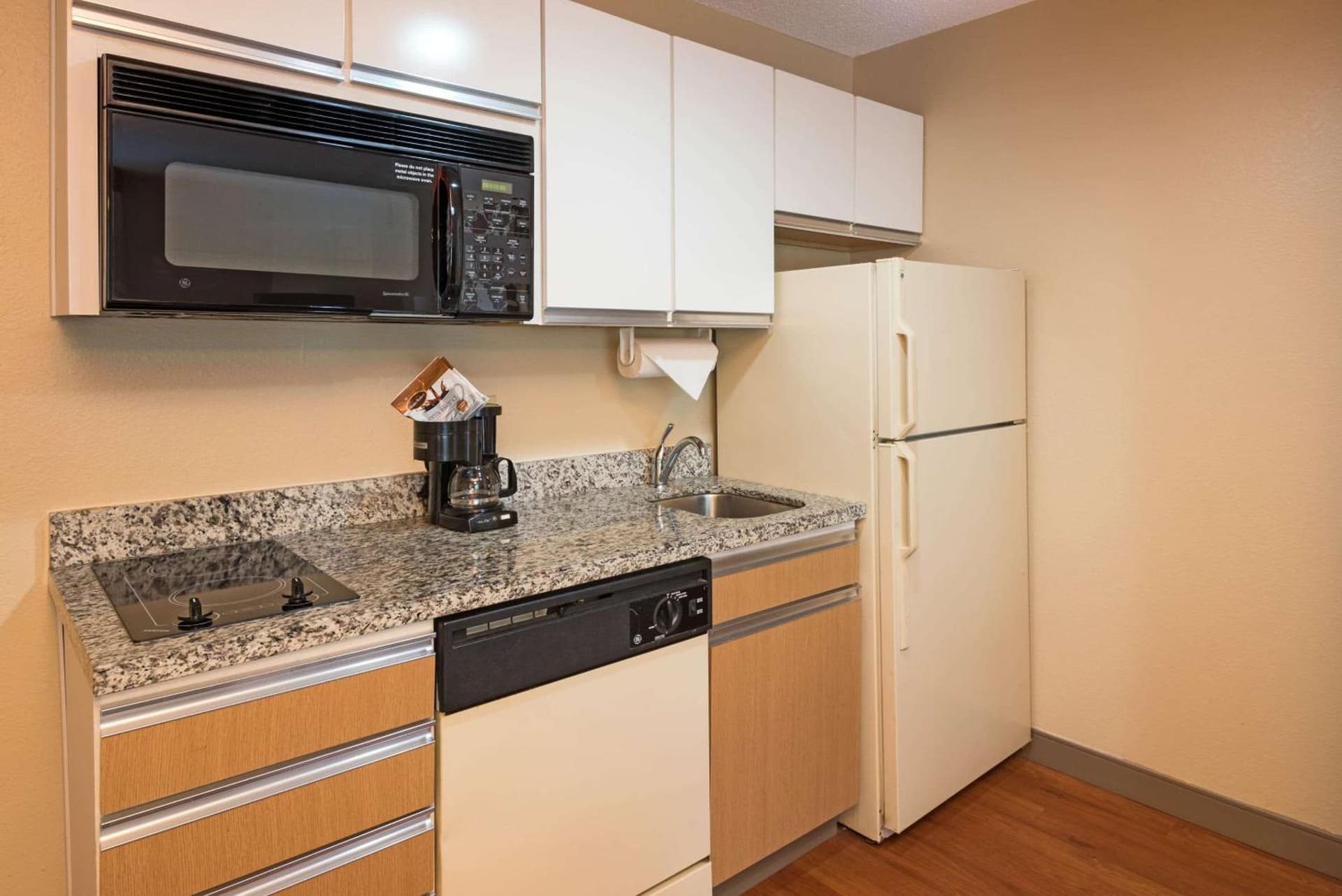 Suburban Studios Charlotte - Executive Park interior in Charlotte, NC — gallery photo 2