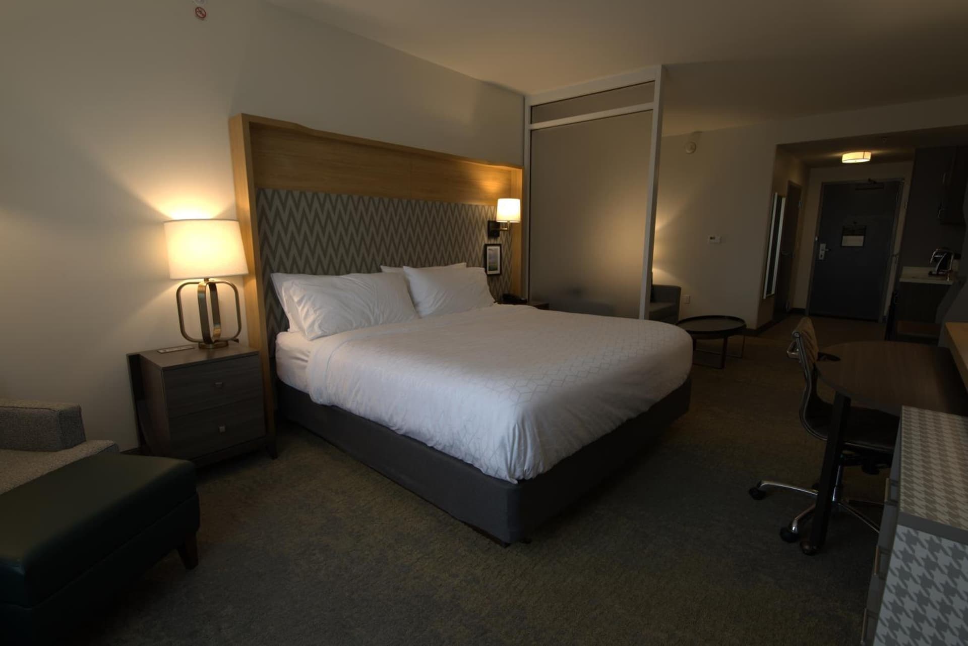 Holiday Inn & Suites - Hopkinsville - Convention Ctr by IHG interior in Hopkinsville, KY — gallery photo 2