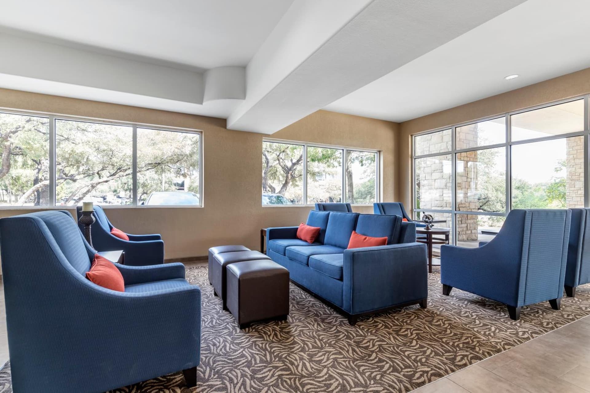 Comfort Suites Medical Center near Six Flags gallery photo in San Antonio, TX — image 45