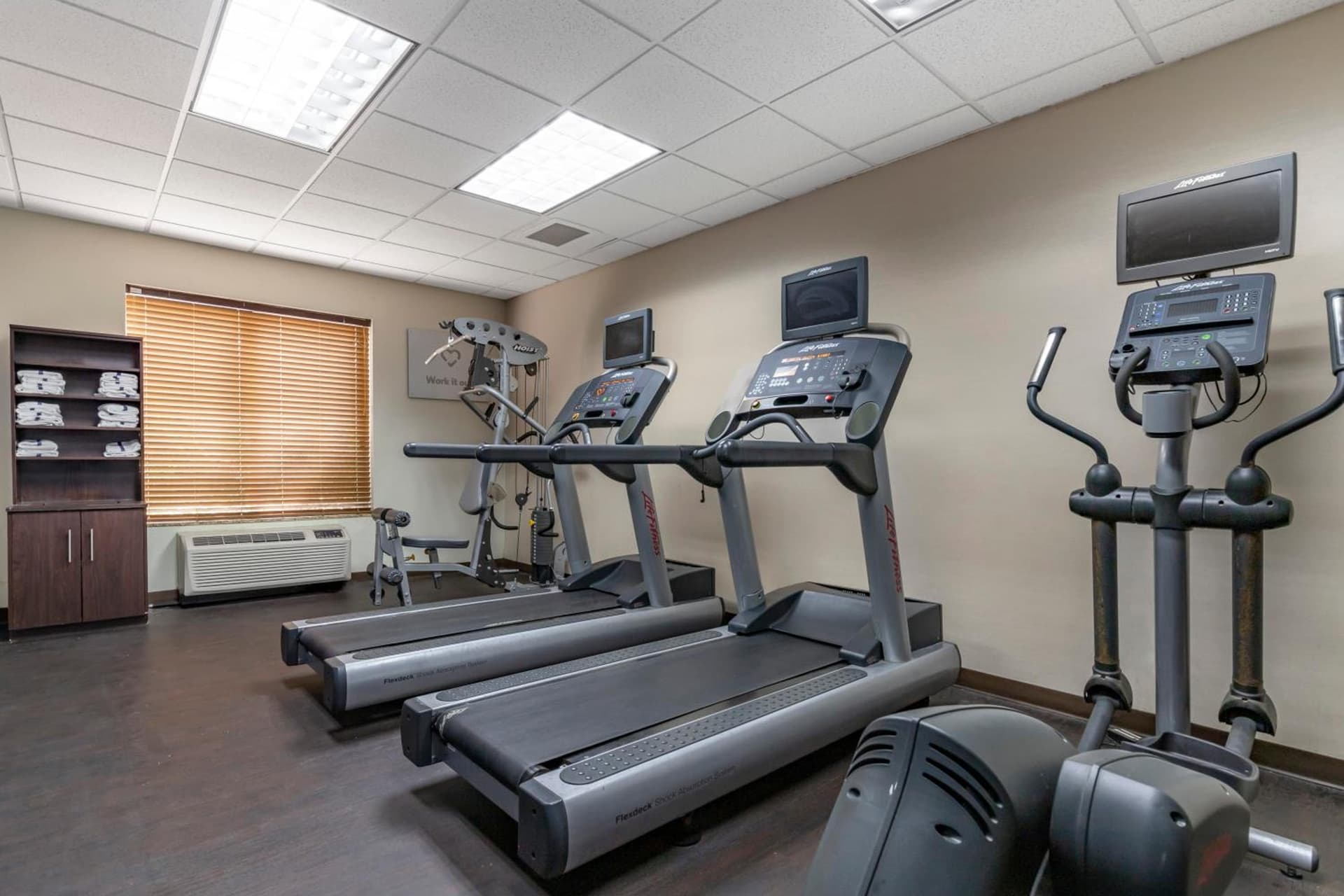 Comfort Suites Medical Center near Six Flags gallery photo in San Antonio, TX — image 41