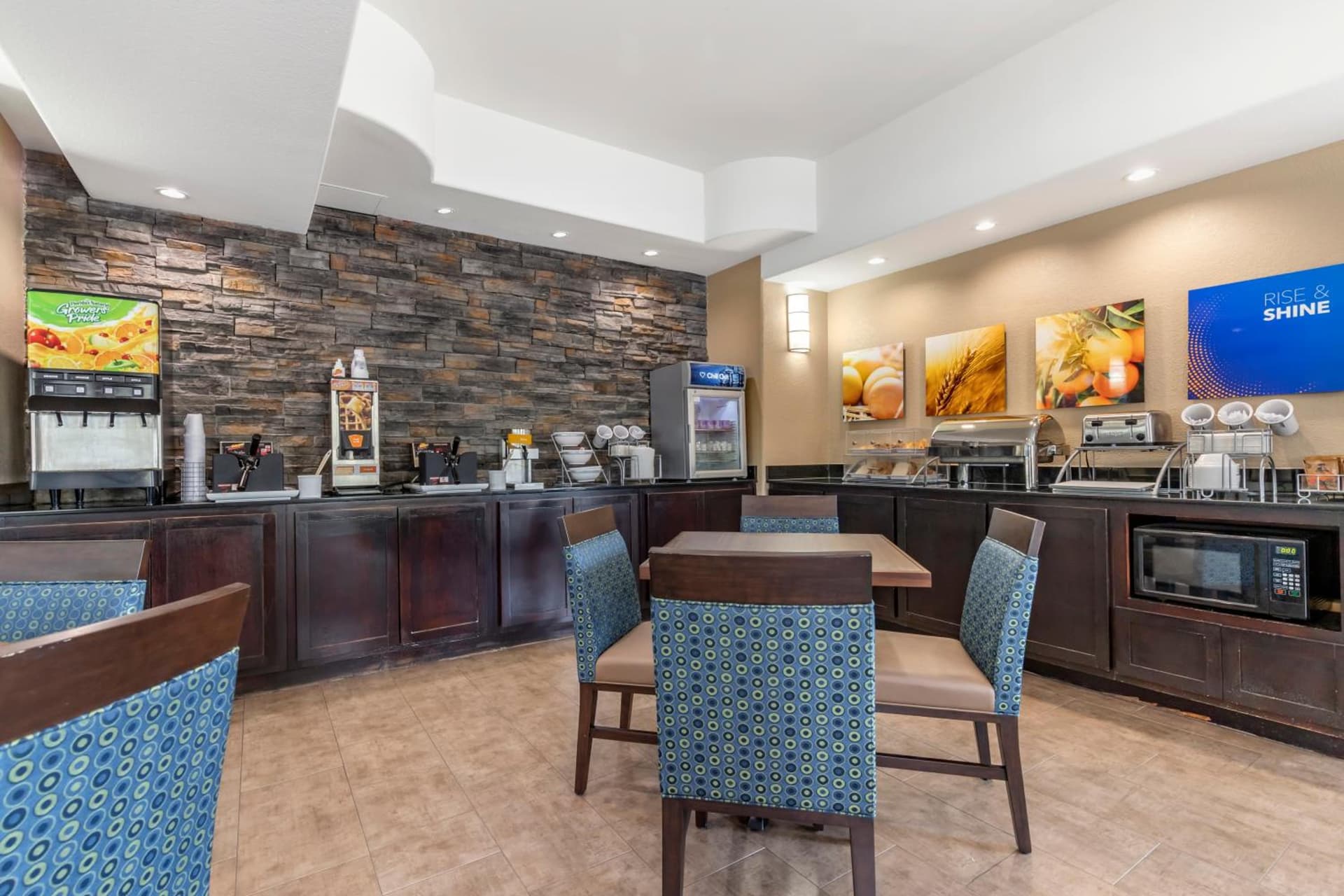 Comfort Suites Medical Center near Six Flags gallery photo in San Antonio, TX — image 19