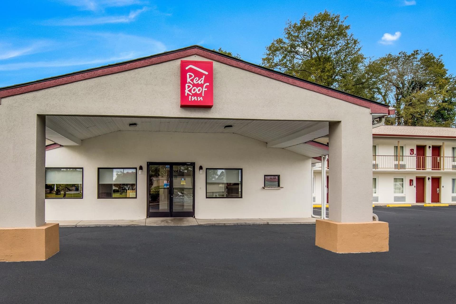 Red Roof Inn St George, SC exterior or lobby in St. George, SC — main listing photo