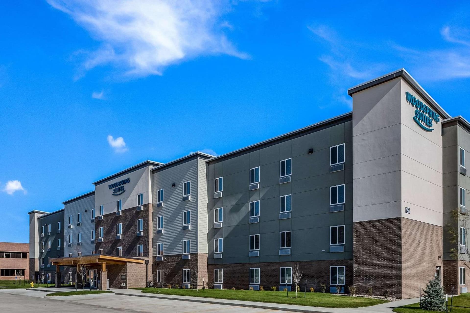 WoodSpring Suites West Des Moines interior in West Des Moines, IA — gallery photo 2