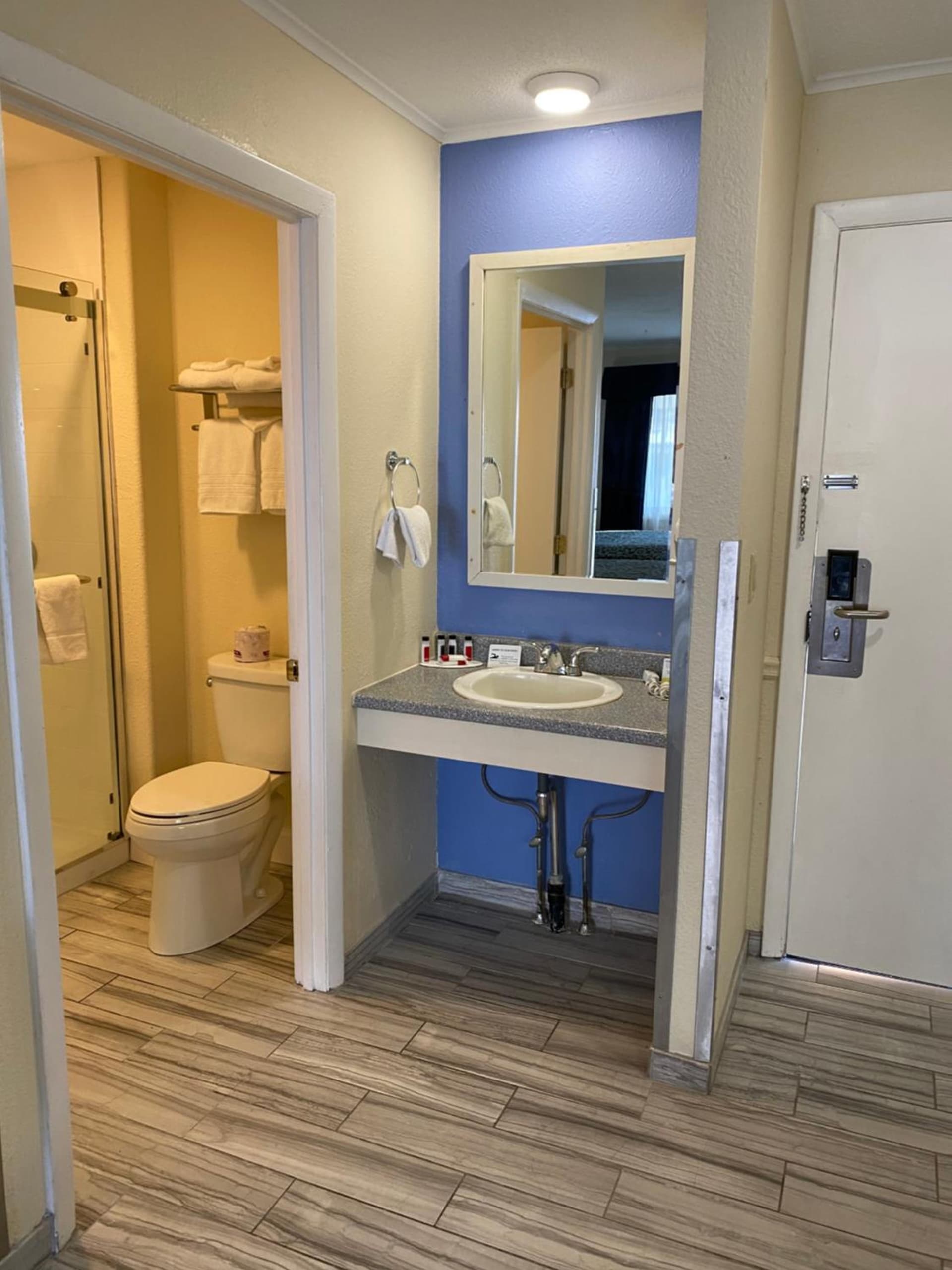 Days Inn by Wyndham Lincoln gallery photo in Lincoln — image 13