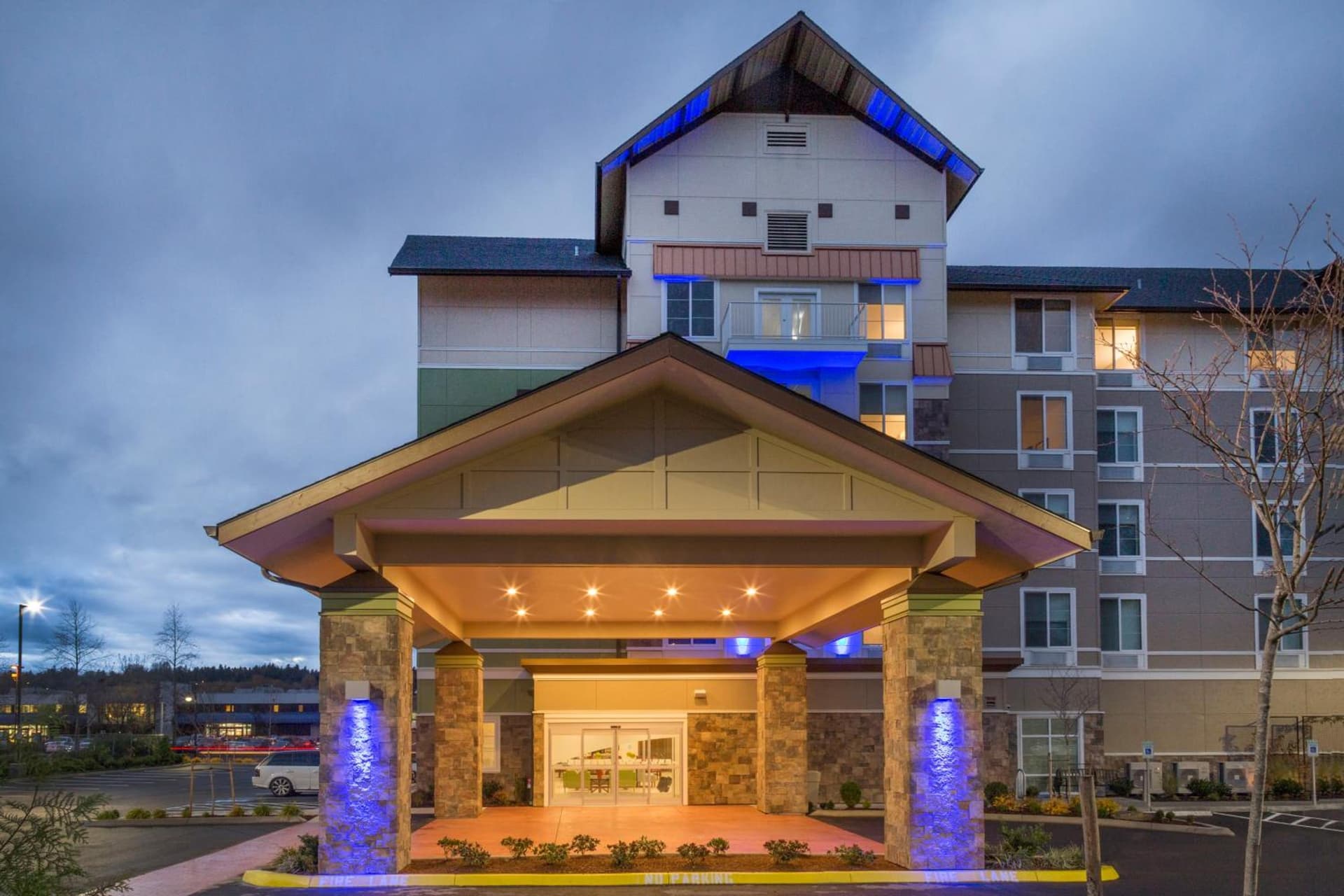 Holiday Inn Express & Suites - Seattle South - Tukwila by IHG property views in Tukwila, WA — gallery photo 3