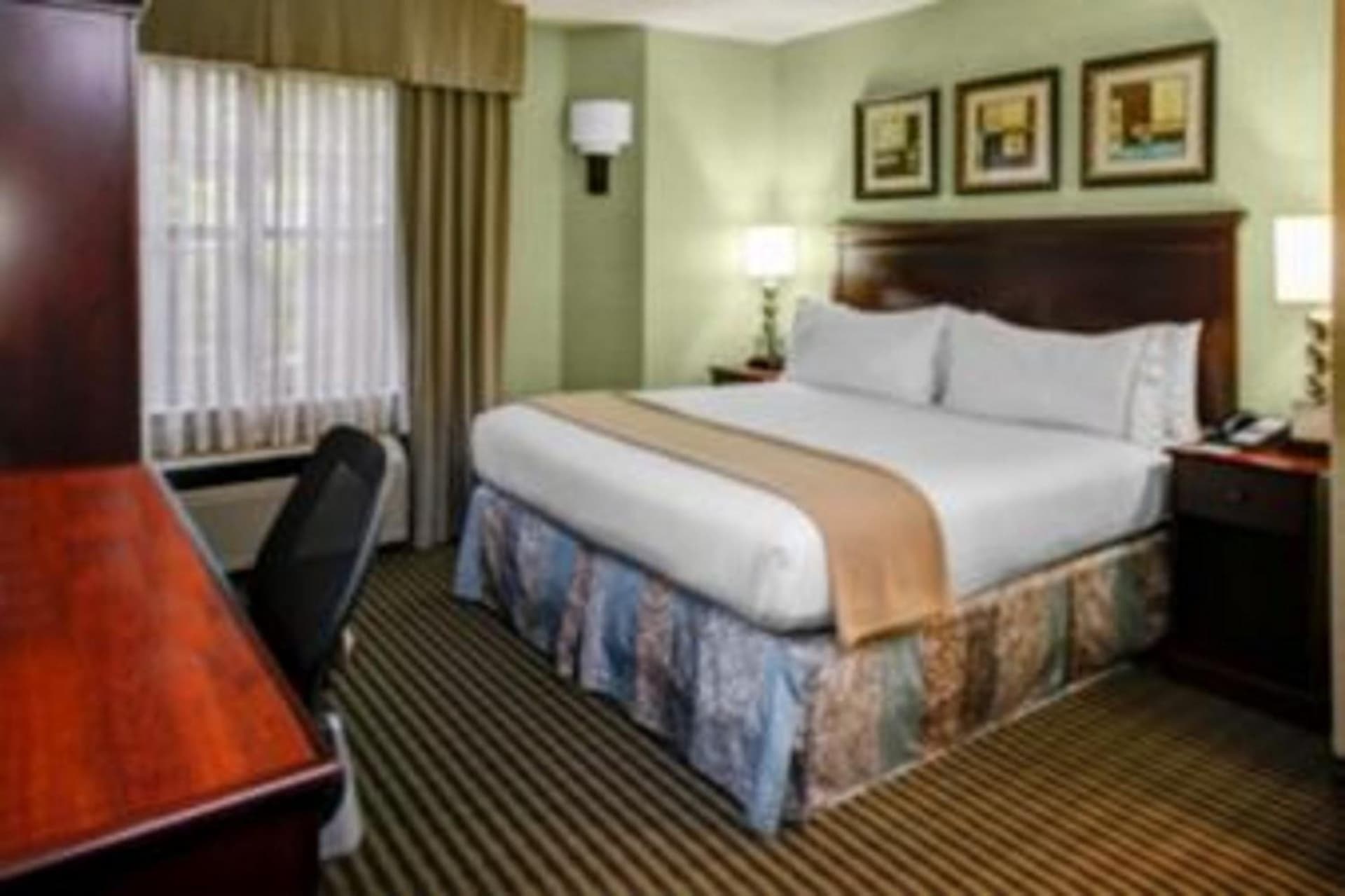Holiday Inn Express Hotel & Suites Atlanta Buckhead by IHG property views in Atlanta, GA — gallery photo 3