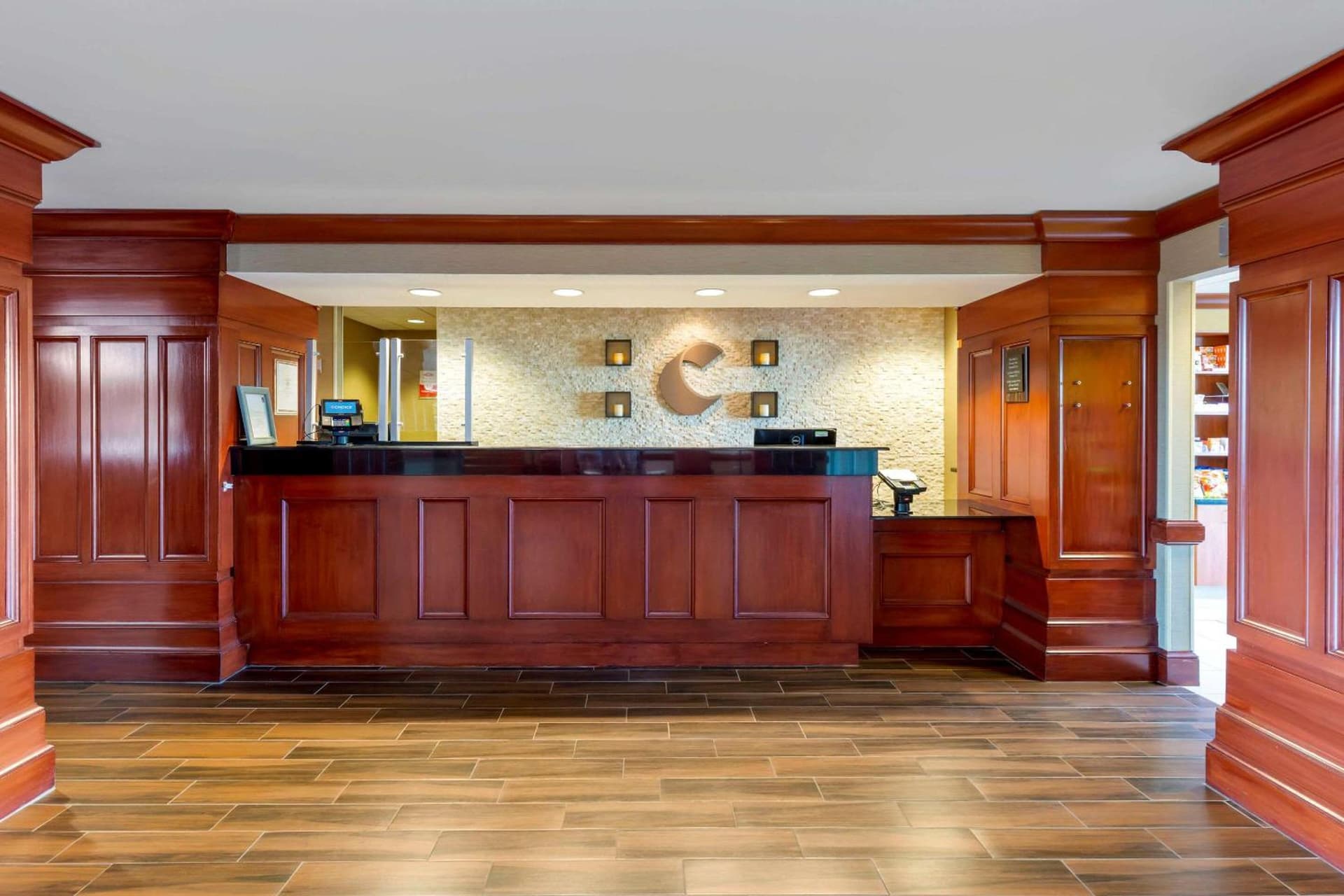 Comfort Suites Manassas Battlefield Park interior in Manassas, VA — gallery photo 2
