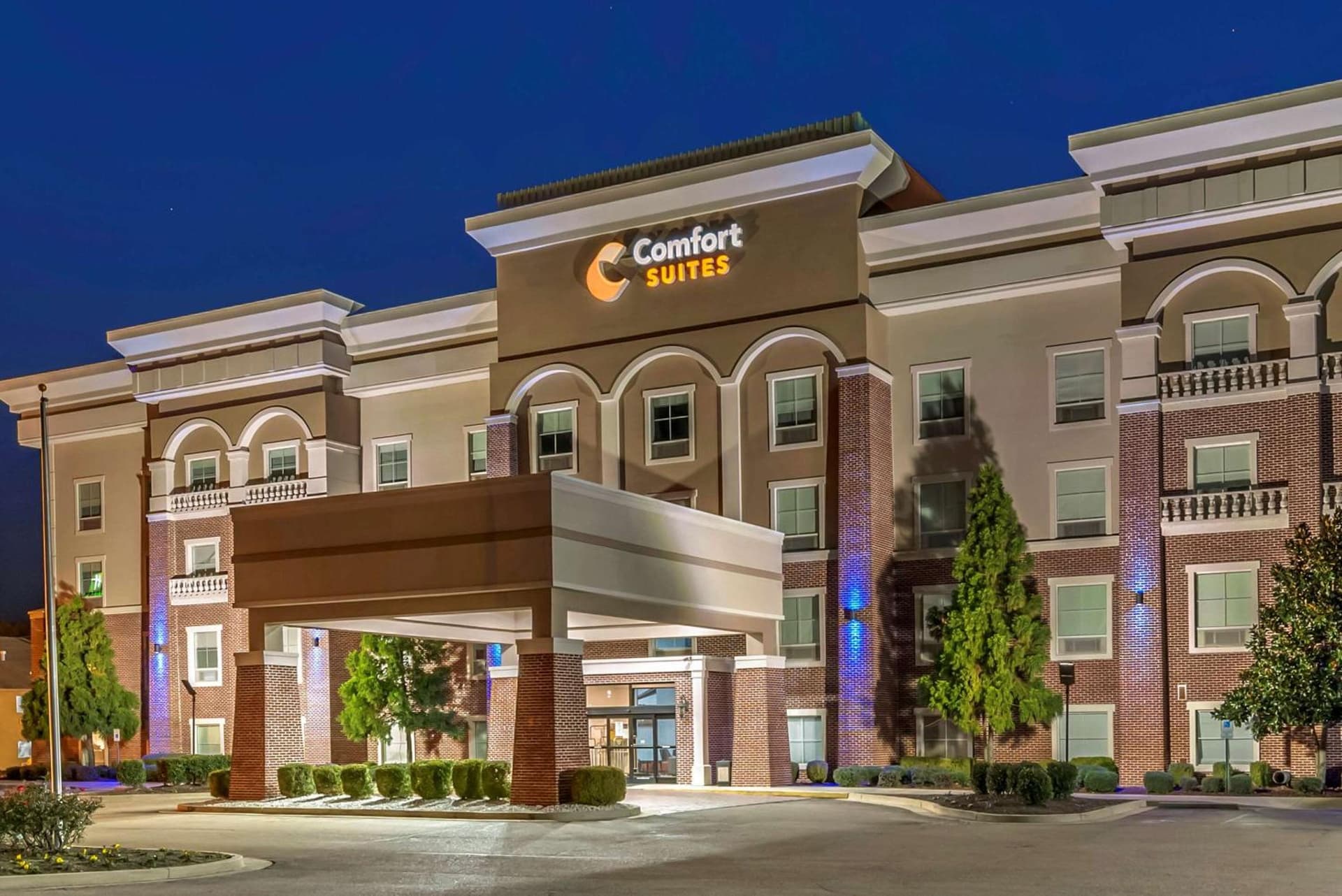 Comfort Suites West Memphis I-40 I-55 featured exterior or lobby in West Memphis, AR — similar hotel