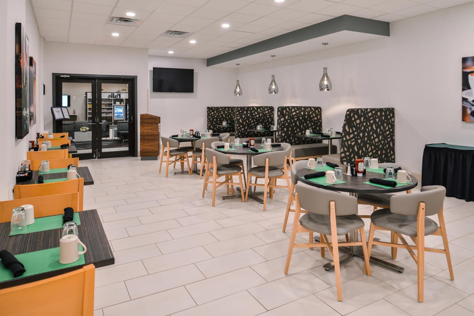 Holiday Inn Auburn-Finger Lakes Region by IHG property views in Auburn, NY — gallery photo 3
