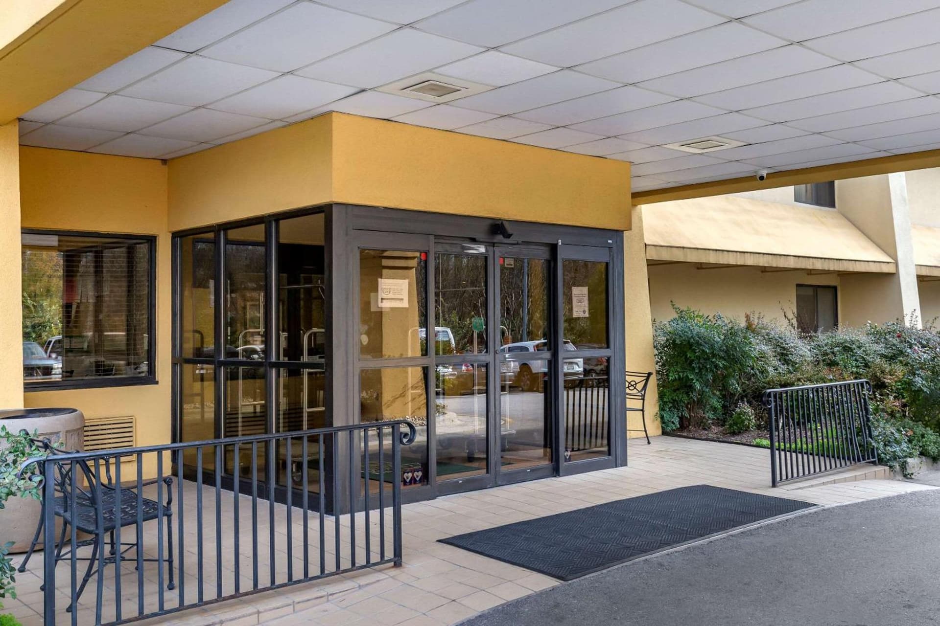 Quality Inn & Suites Raleigh Durham Airport property views in Morrisville, NC — gallery photo 3