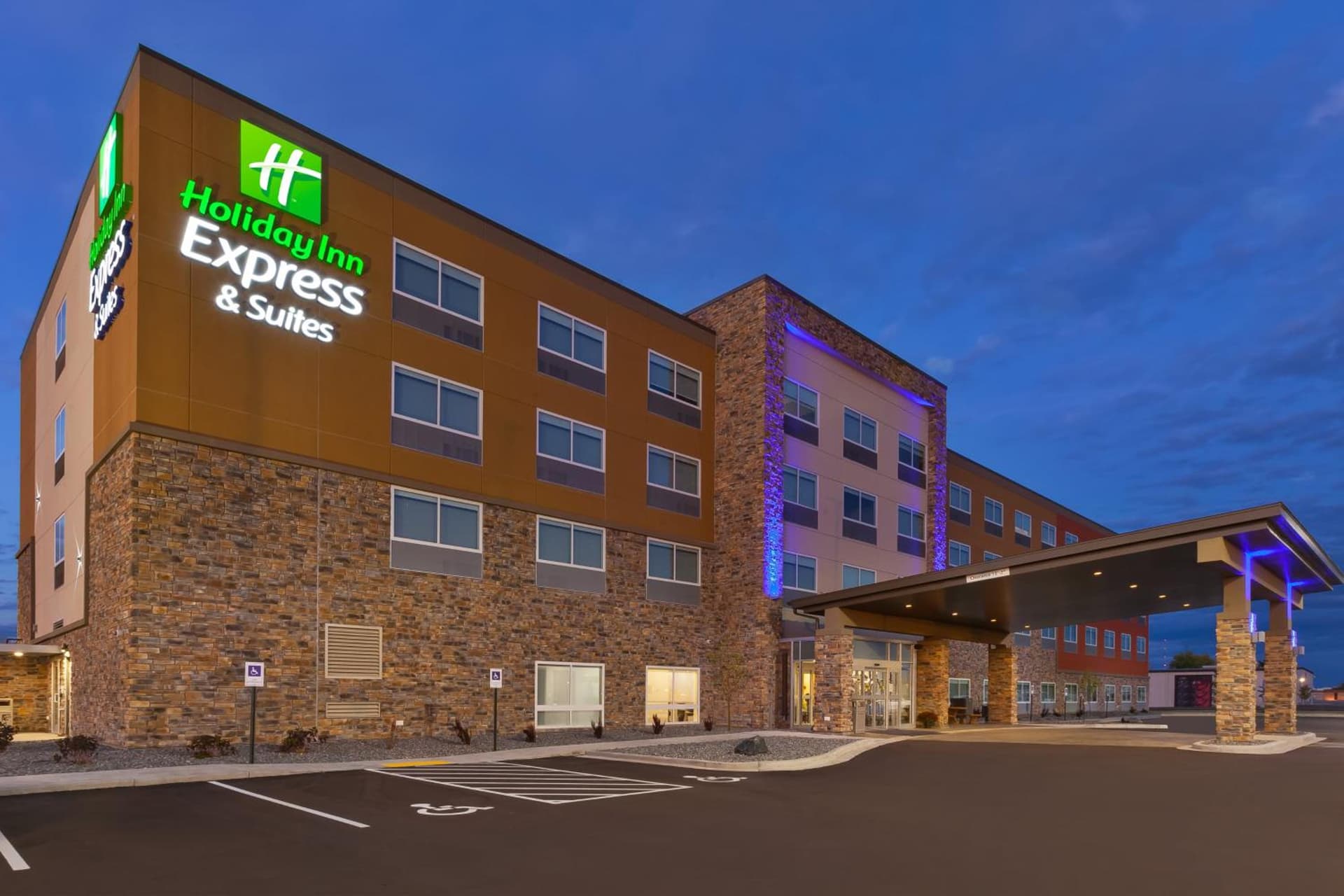 Holiday Inn Express- Eau Claire West I-94 by IHG property views in Eau Claire, WI — gallery photo 3