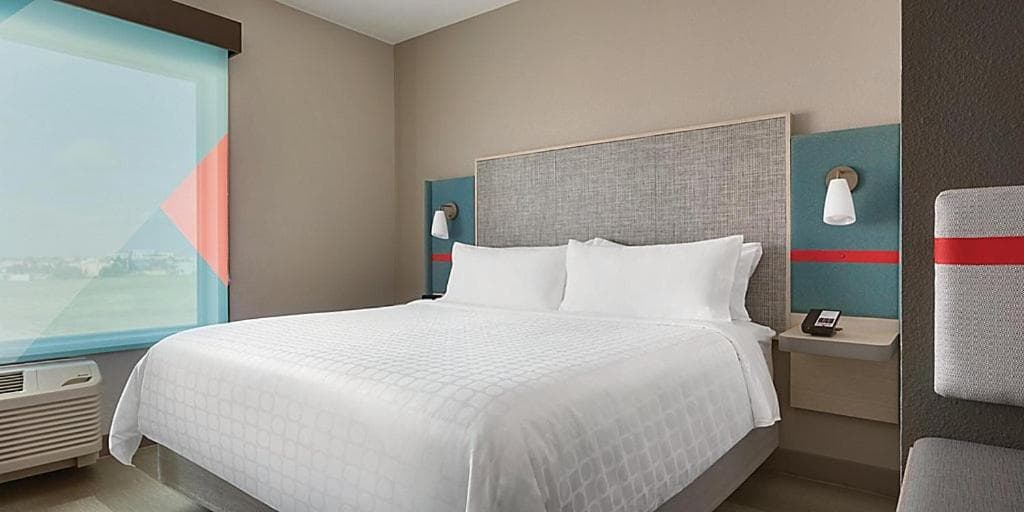 avid hotels - Detroit - Warren by IHG gallery photo in Warren, MI — image 4
