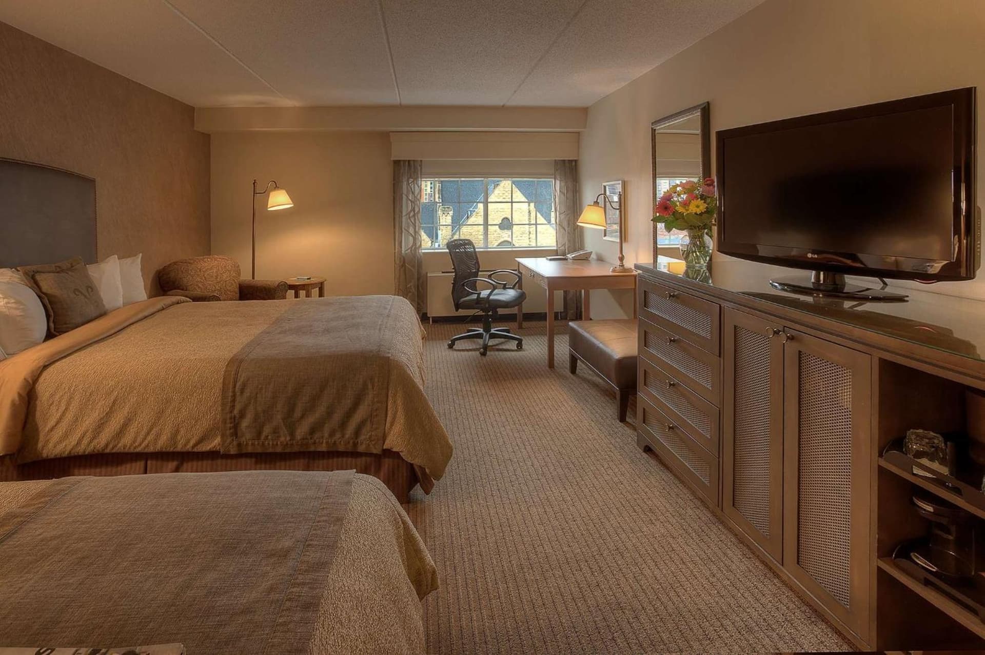 Best Western Plus The Normandy Inn & Suites interior in Minneapolis, MN — gallery photo 2