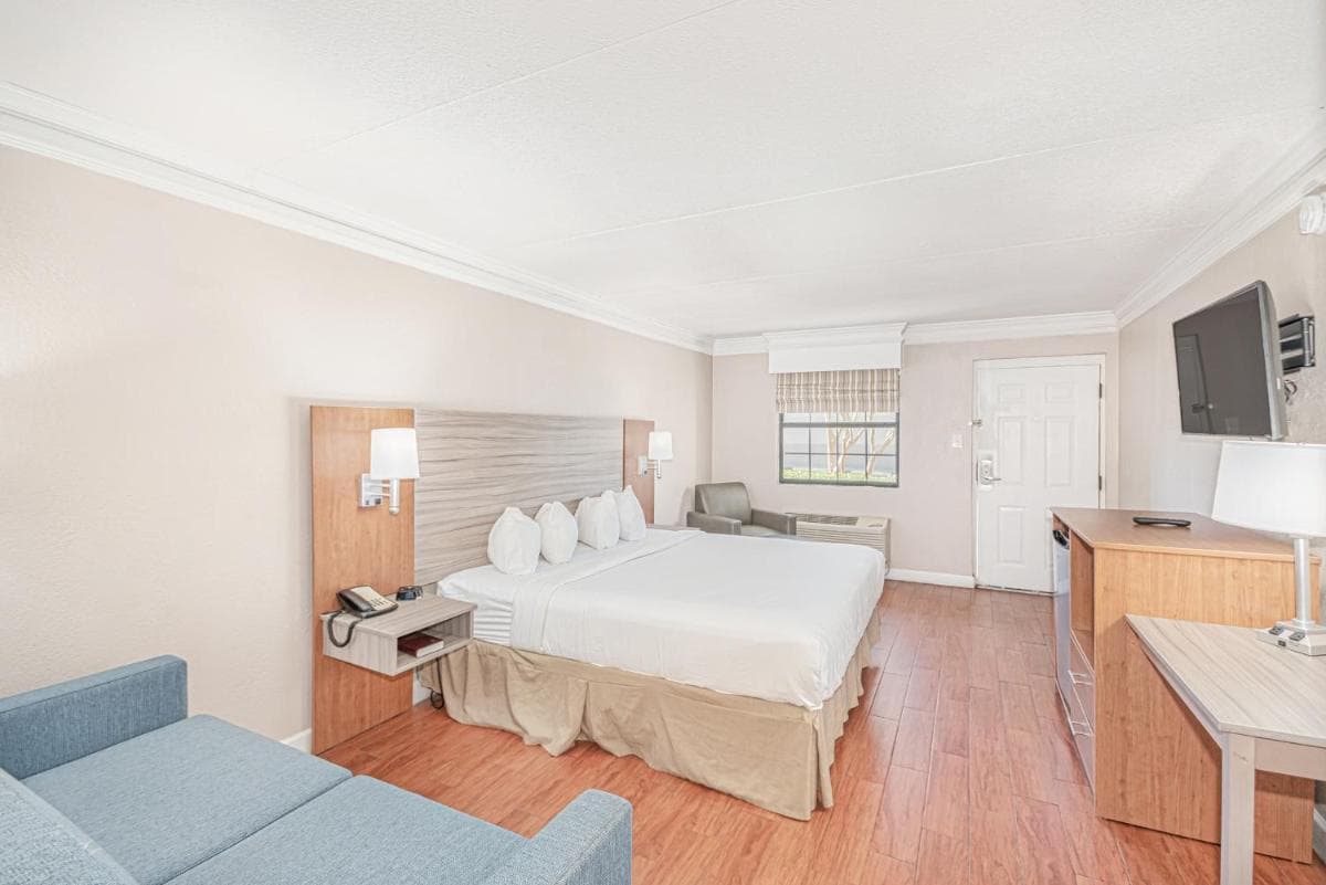 Casa Bella Inn & Suites Extended Stay gallery photo in Tallahassee, FL — image 12