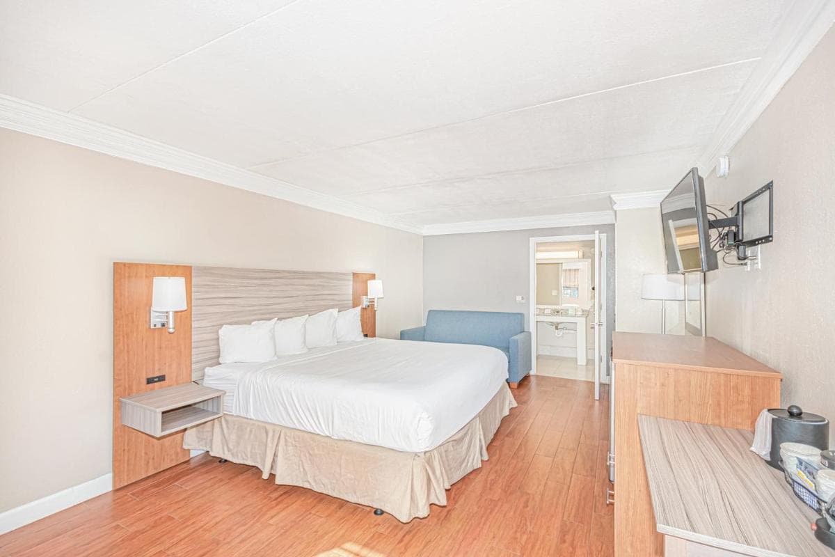Casa Bella Inn & Suites Extended Stay gallery photo in Tallahassee, FL — image 7