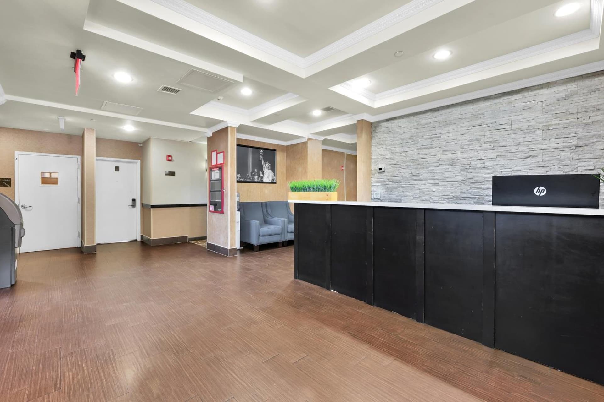 Hotel Pergola Jamaica JFK gallery photo in Queens, NY — image 13