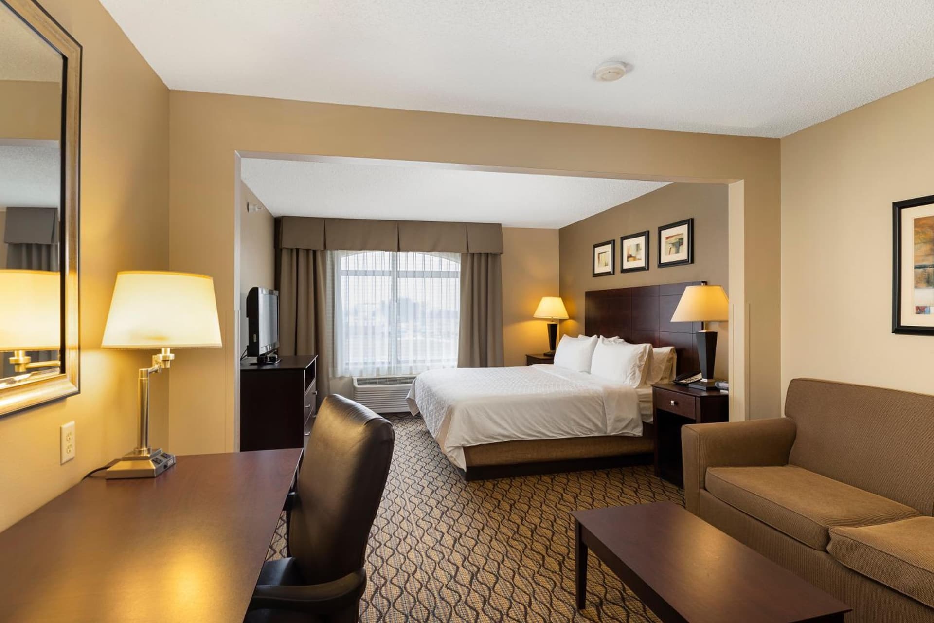 Holiday Inn Express Bloomington West by IHG gallery photo in Bloomington, IL — image 40