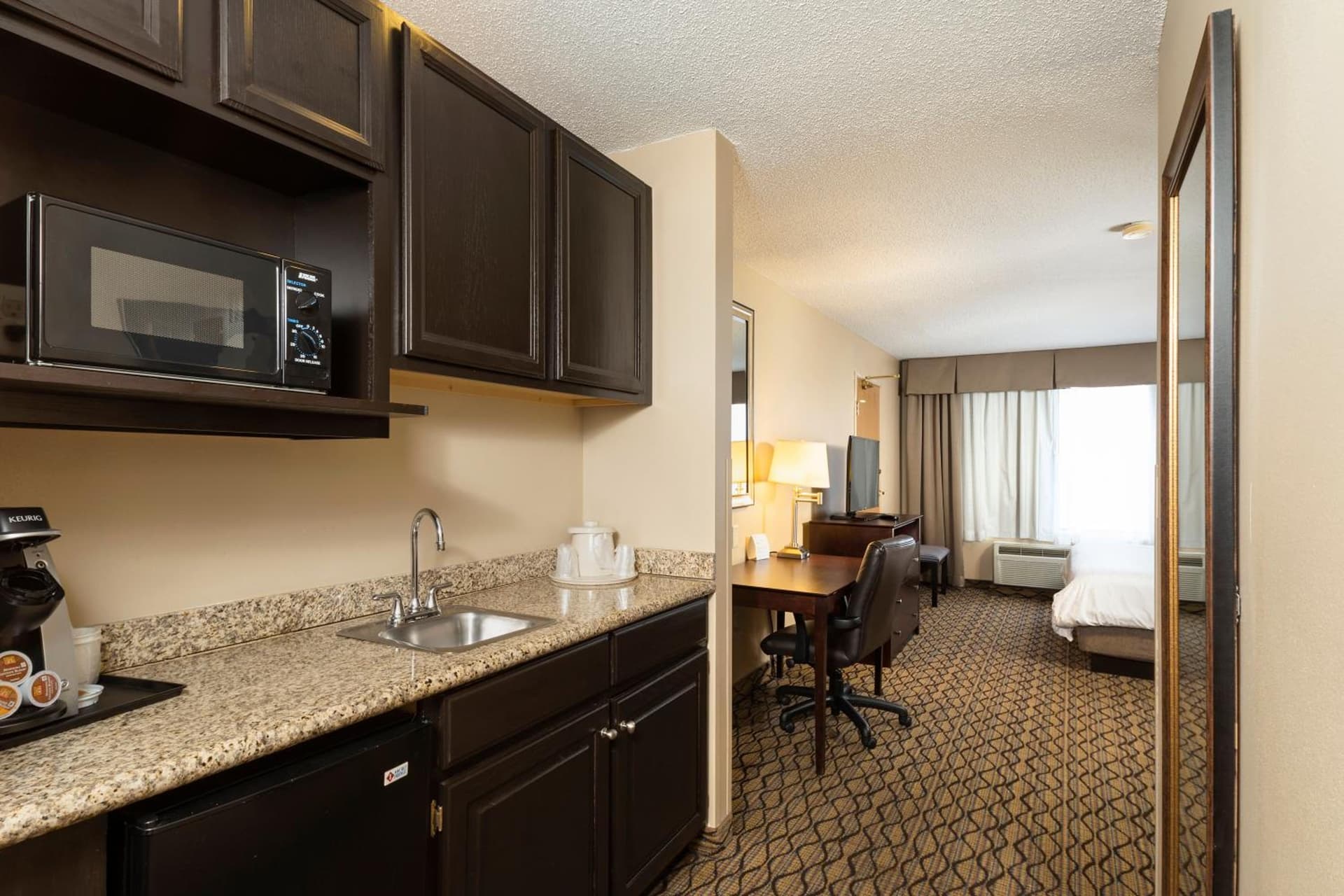 Holiday Inn Express Bloomington West by IHG gallery photo in Bloomington, IL — image 31