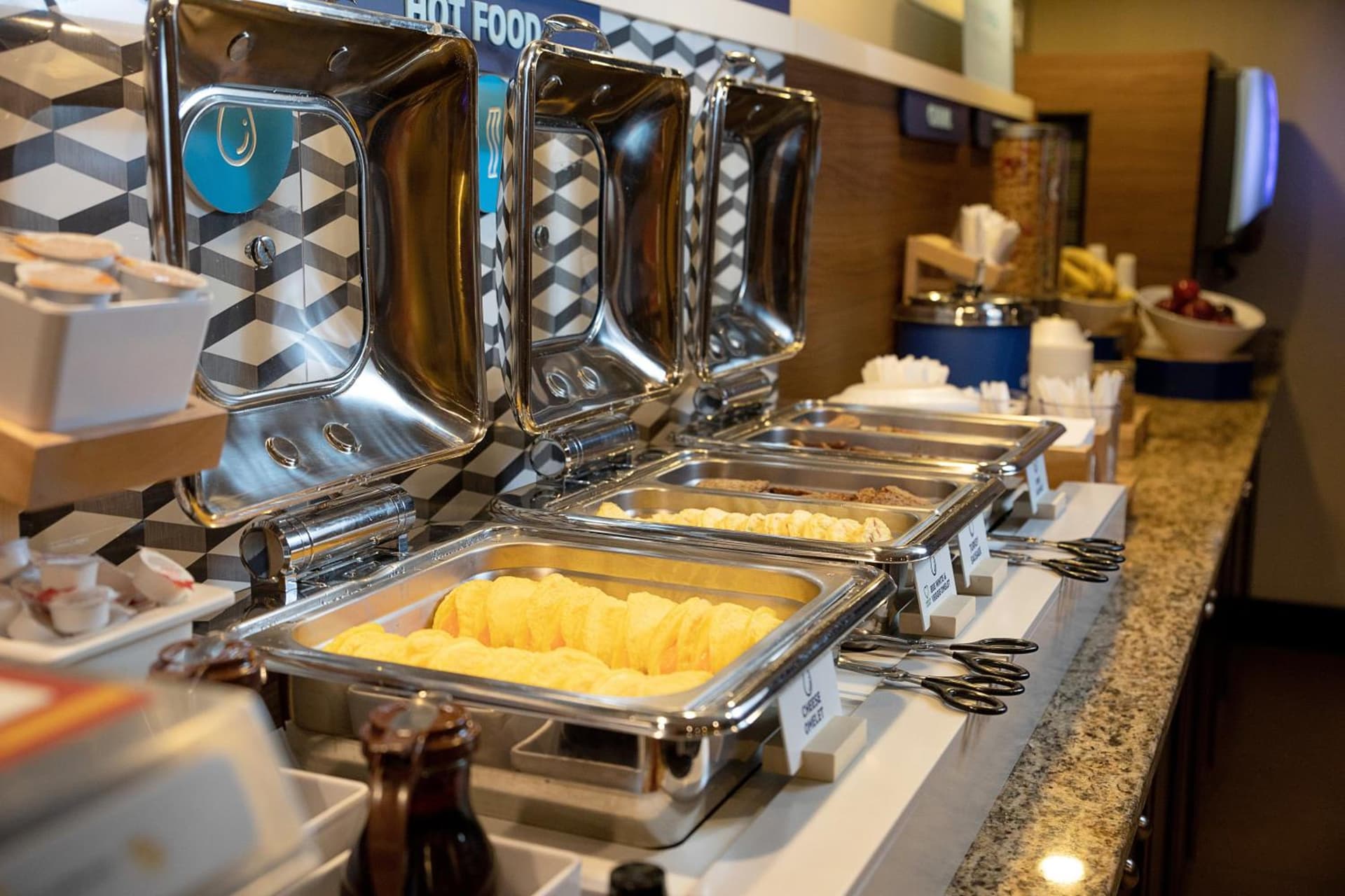 Holiday Inn Express Bloomington West by IHG gallery photo in Bloomington, IL — image 12