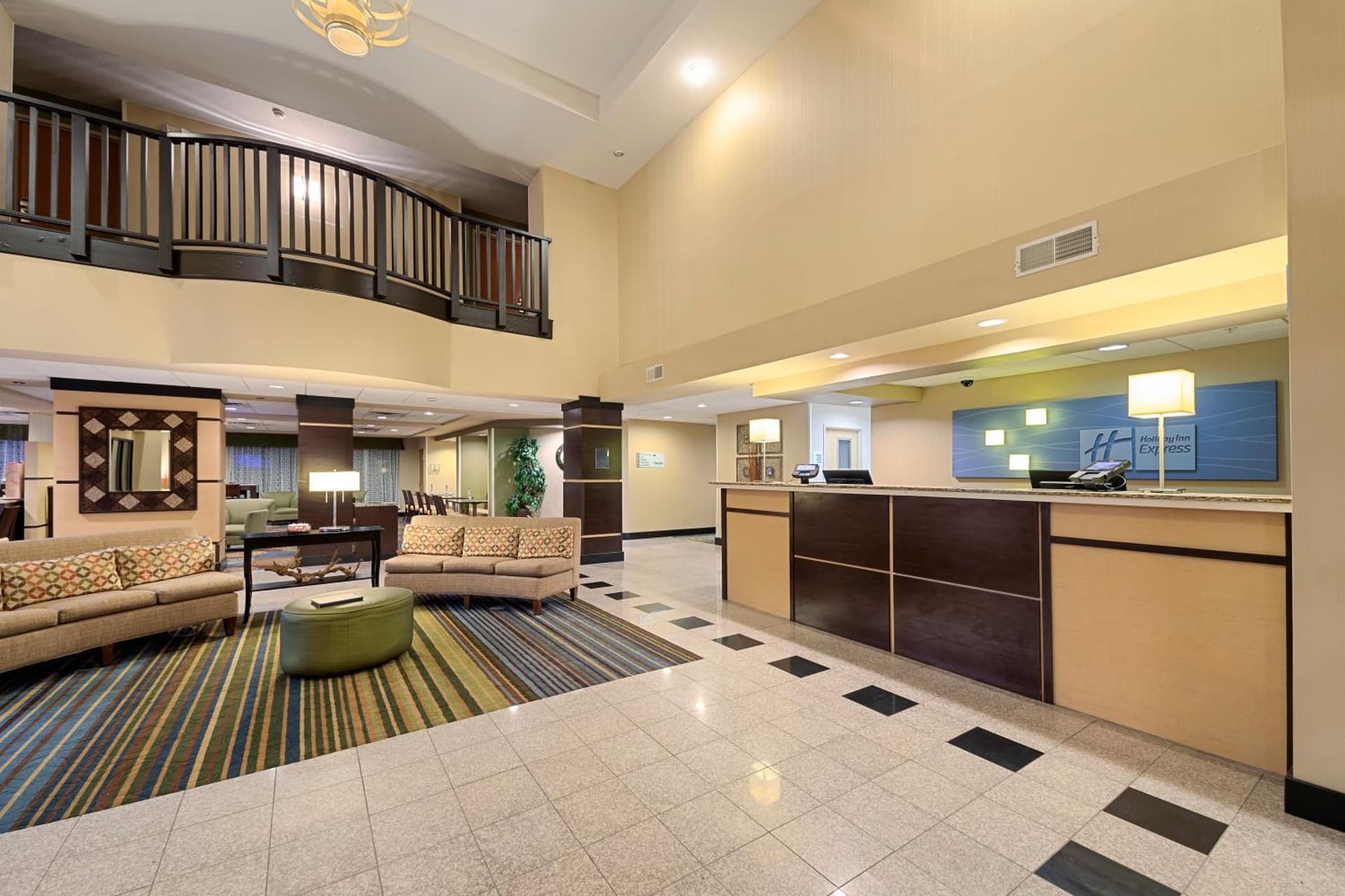 Holiday Inn Express Bloomington West by IHG gallery photo in Bloomington, IL — image 32