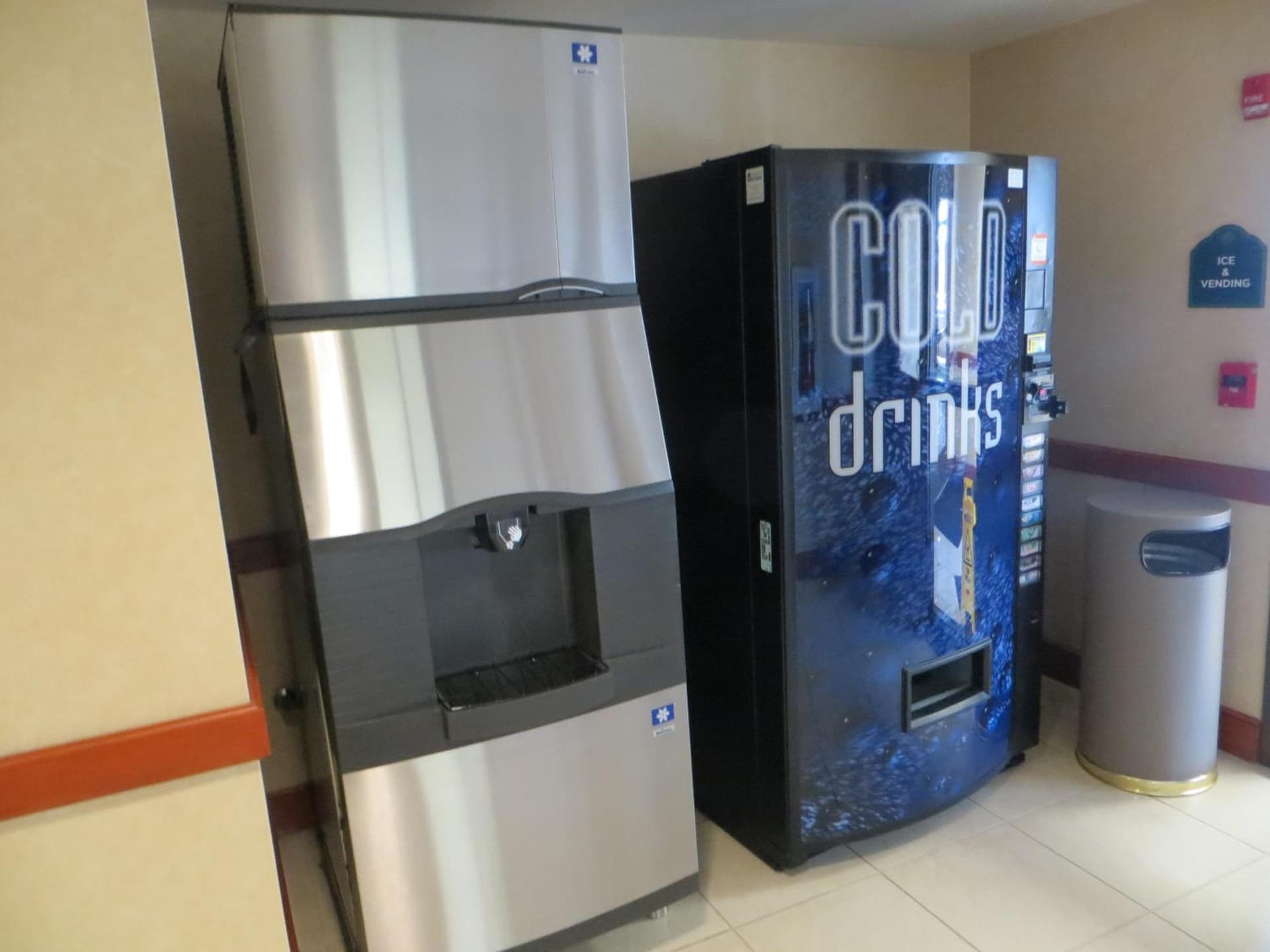 Wingate by Wyndham Peoria - Complimentary Area Shuttle gallery photo in Peoria, IL — image 6