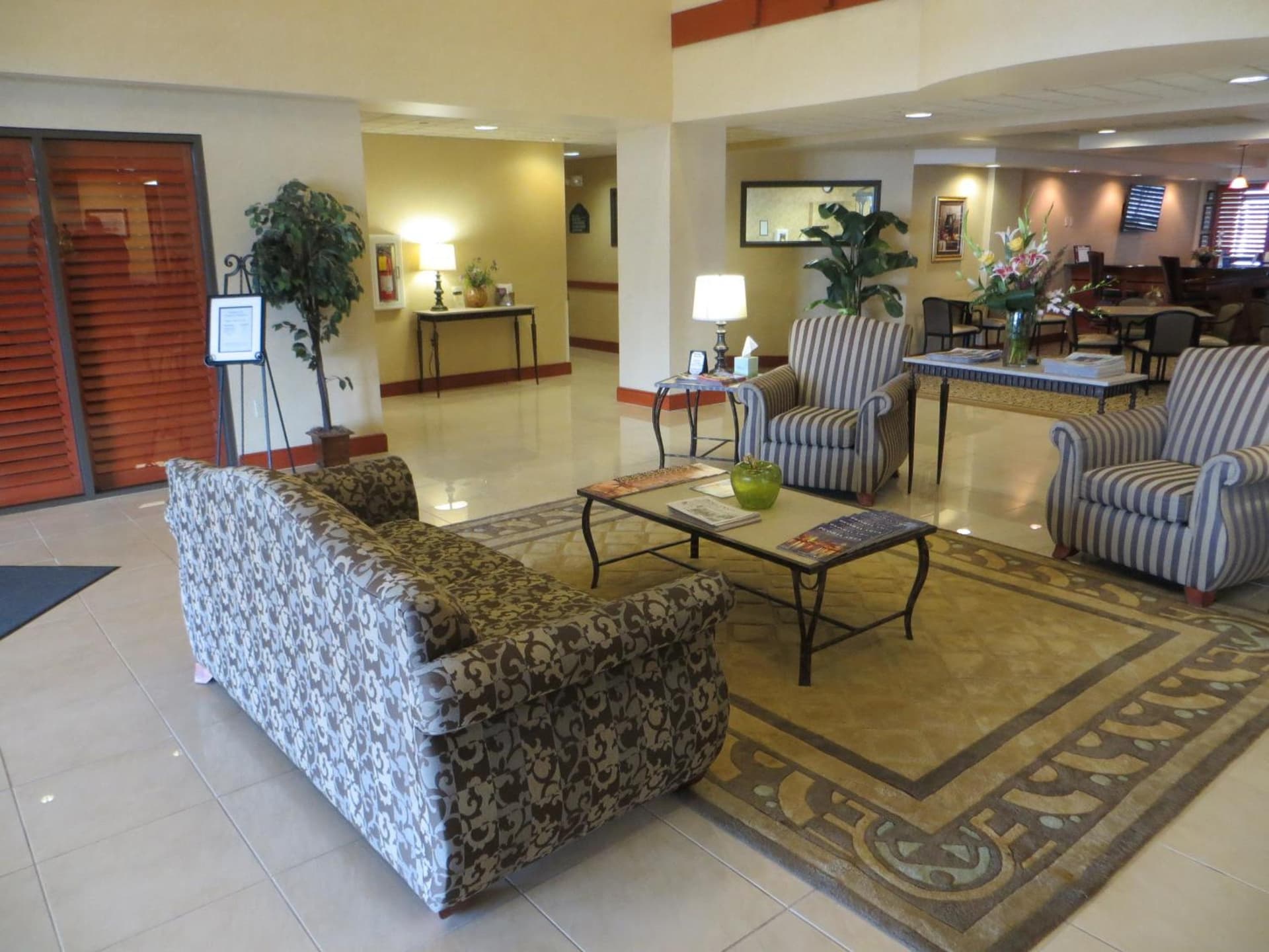 Wingate by Wyndham Peoria - Complimentary Area Shuttle gallery photo in Peoria, IL — image 15