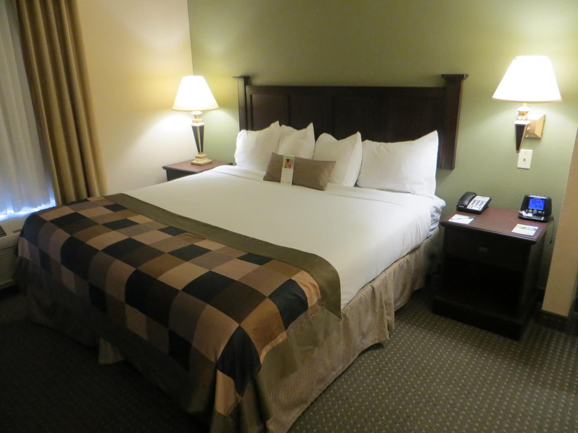 Wingate by Wyndham Peoria - Complimentary Area Shuttle gallery photo in Peoria, IL — image 28